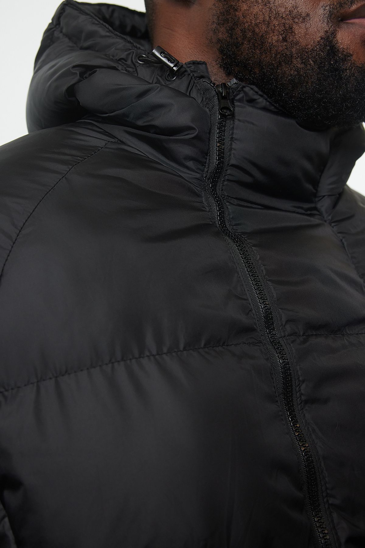 Trendyol Collection-Fekete Oversize szélálló téli pufferkabát - TMNAW25AW00000 4