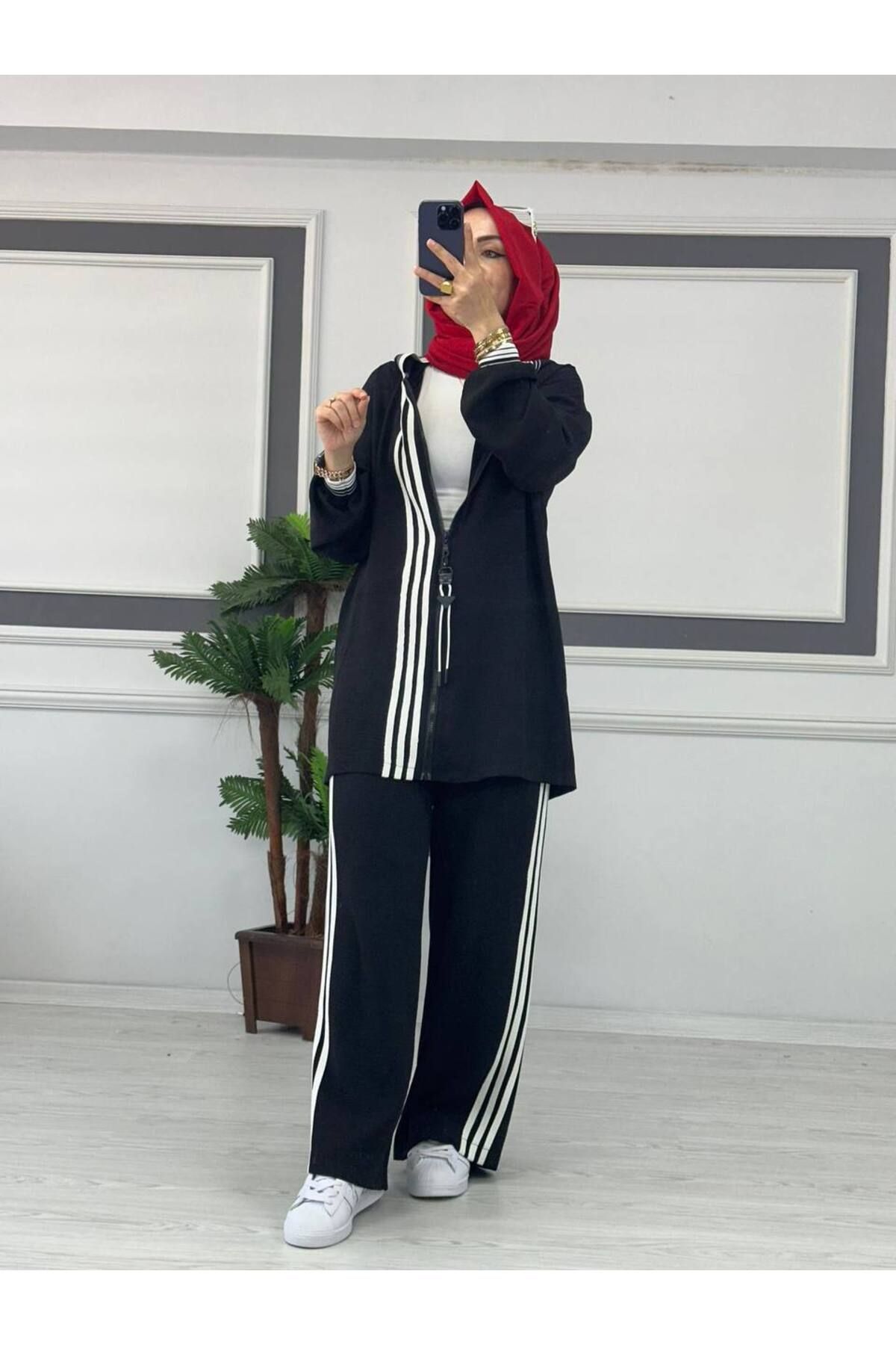 Çubuklu Kapüşon Detaylı Tesettür Takım Siyah