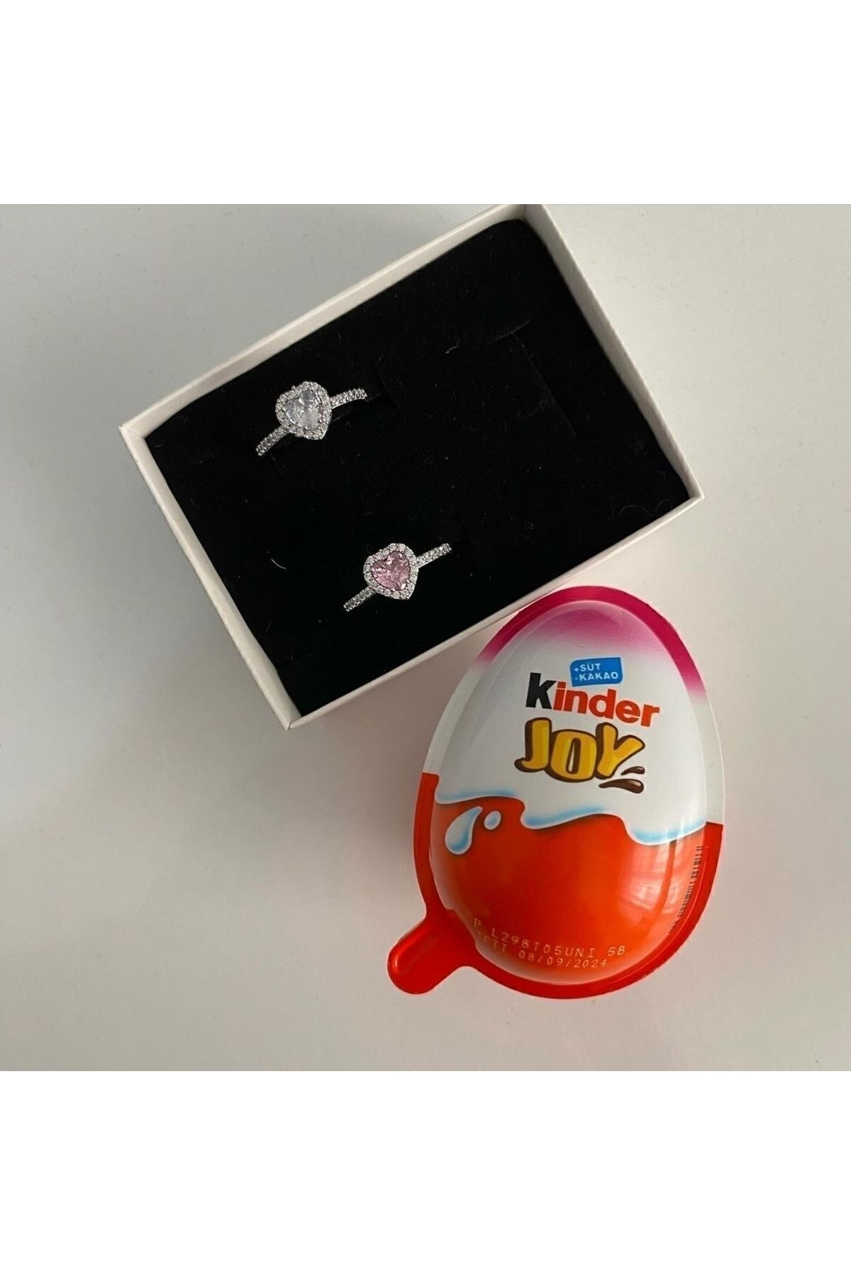 Kinder Joy Süpriz Yumurta Içinde Yüzük