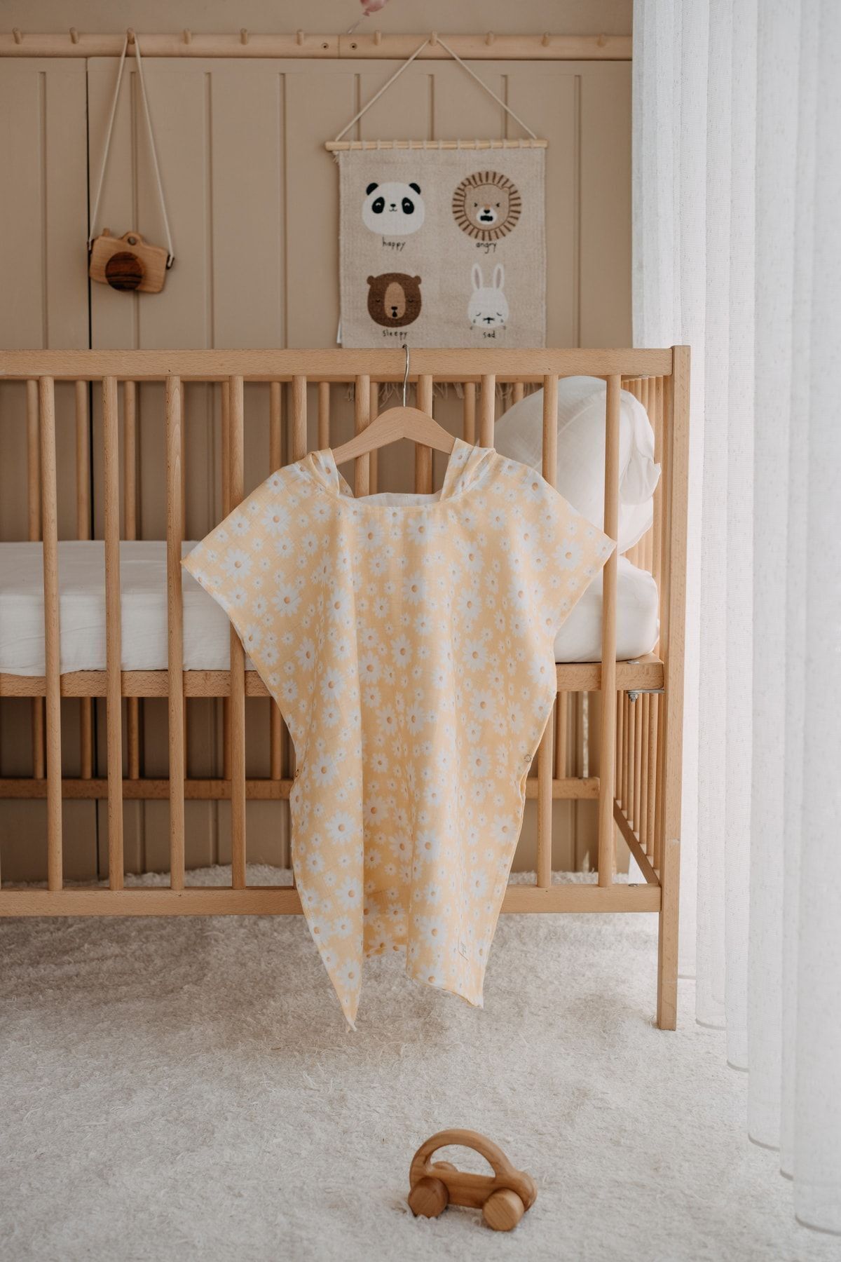Meymen Baby-Organic Muslin Poncho with Daisy-Snaps 3