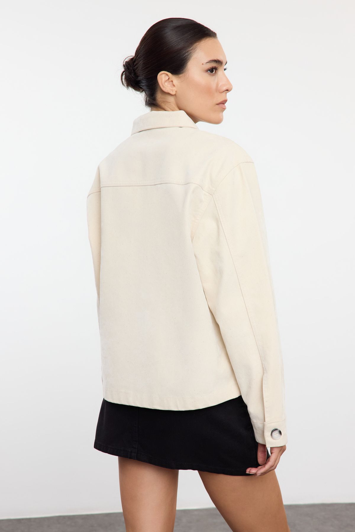 Trendyol Collection-Džínová bunda Ecru Udržitelnější semišový vzhled Twoaw25Ce00057 5