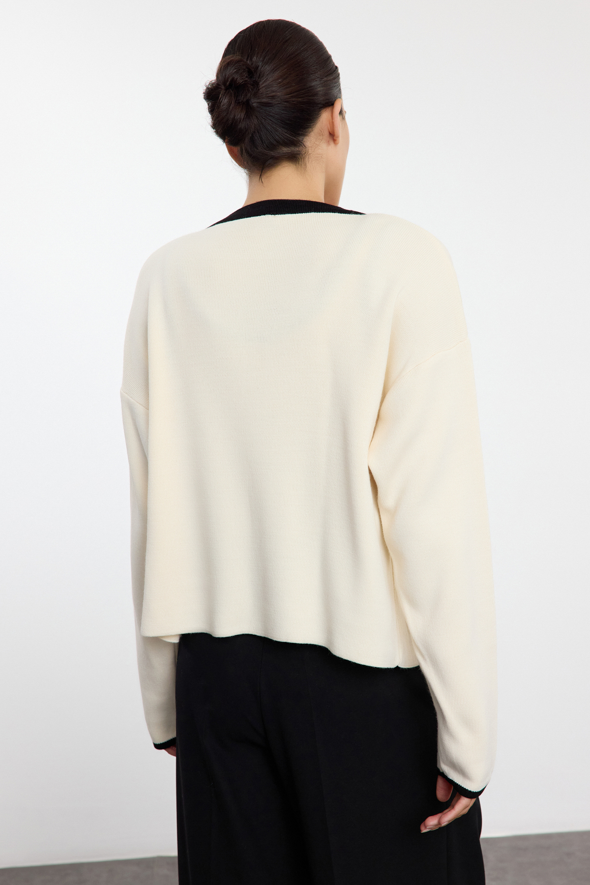 Trendyolmilla  Taş Renk Bloklu Triko 2'li Bluz-Hırka Takım TWOAW25HI00058 - Görsel 5