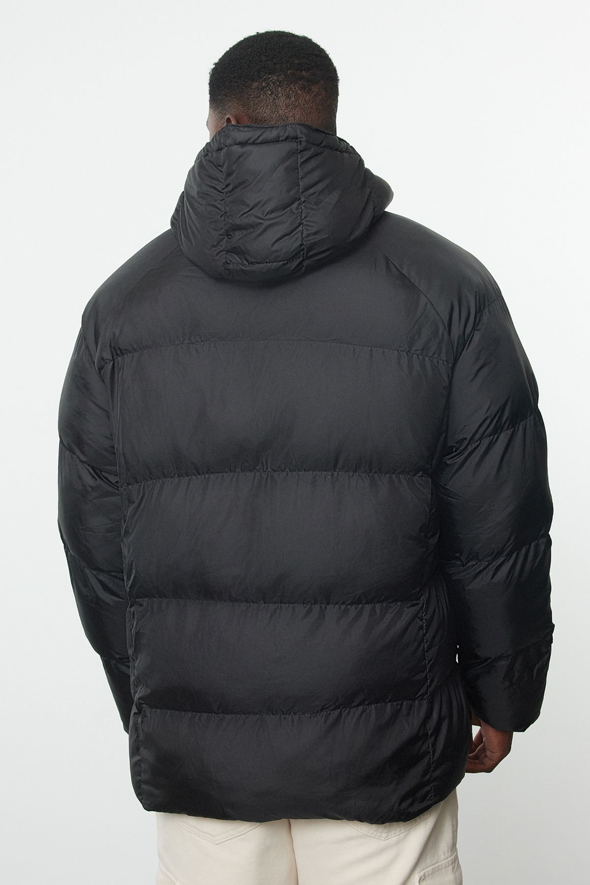 Trendyol Collection-Fekete Oversize szélálló téli pufferkabát - TMNAW25AW00000 5