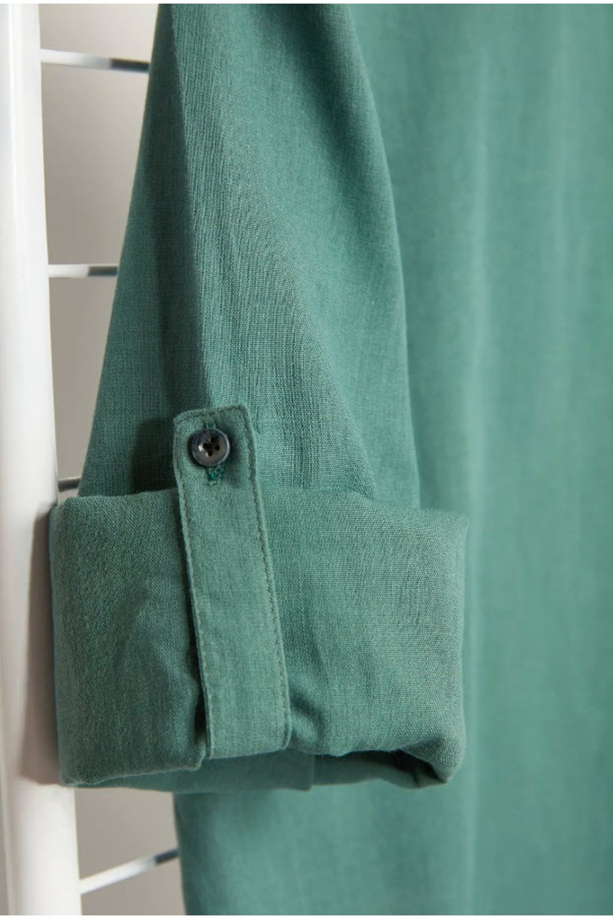 Kolekcia Trendyol-Tmavozelená košeľa Slim Fit Epaulettes – 100 % bavlna, prevládajúci golier Tmnss20go0188 5