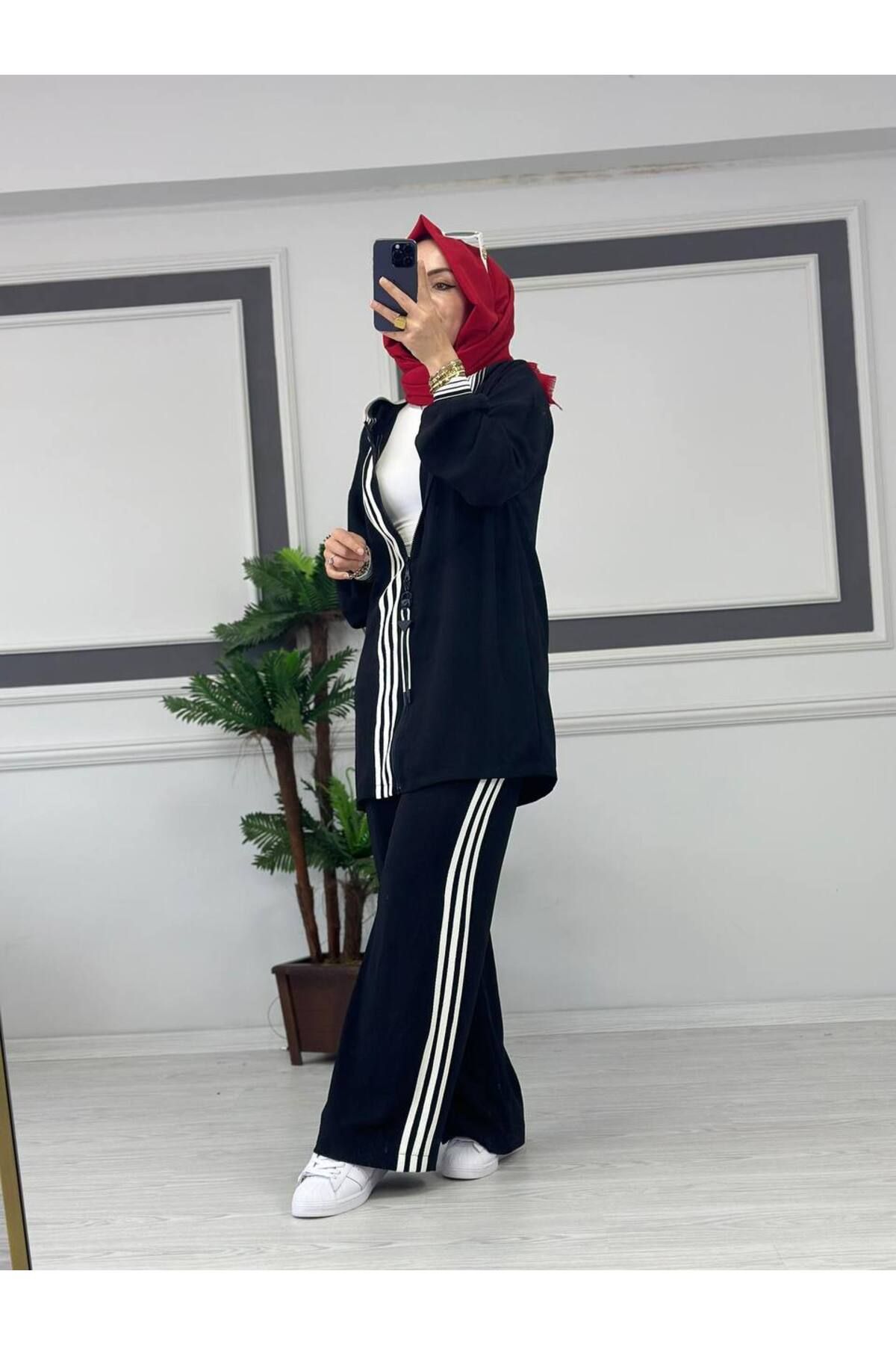 Çubuklu Kapüşon Detaylı Tesettür Takım Siyah