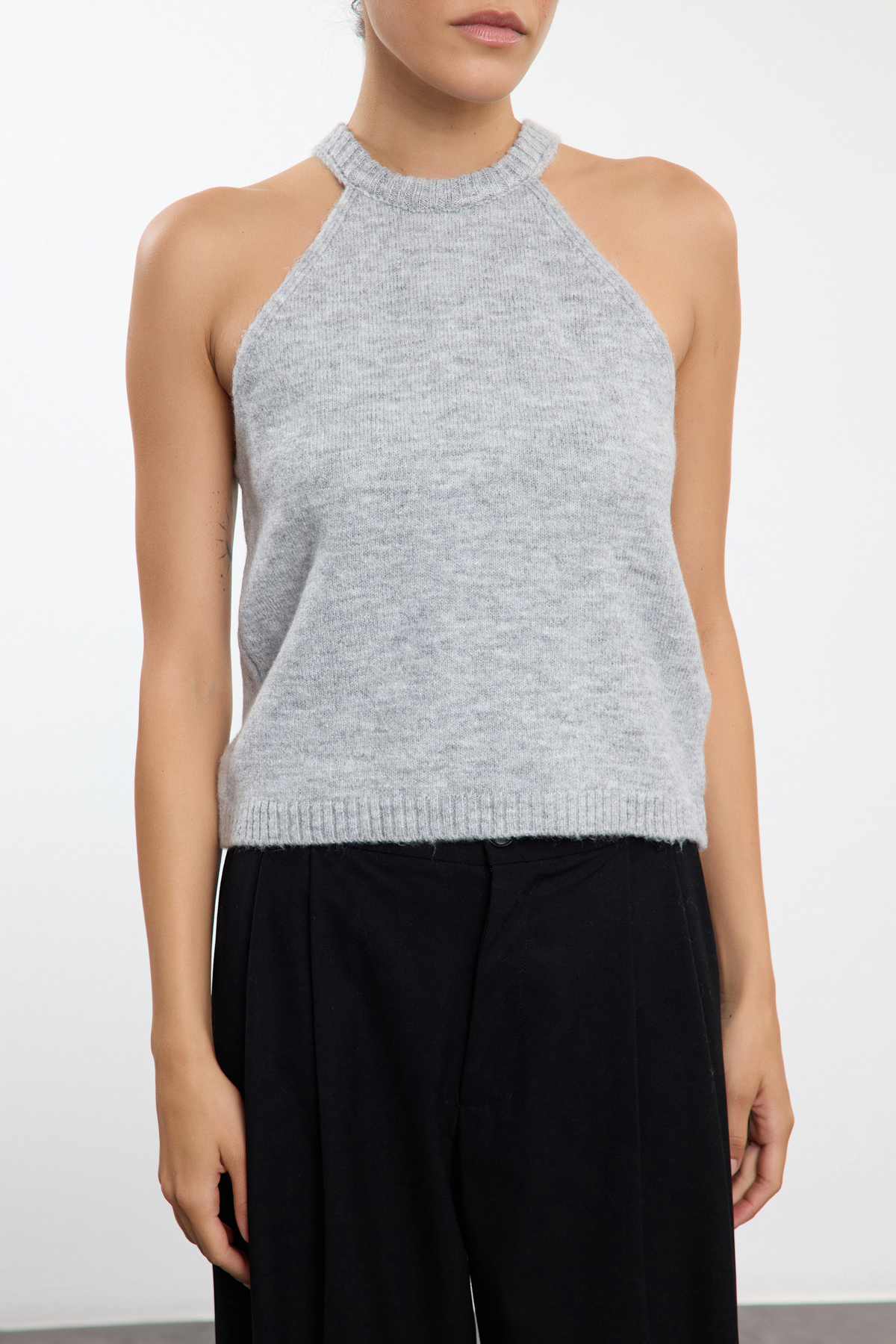 Trendyolmilla  Açık Gri Yumuşak Dokulu Hırka-Bluz Triko Hırka TWOAW25HI00327 - Görsel 4