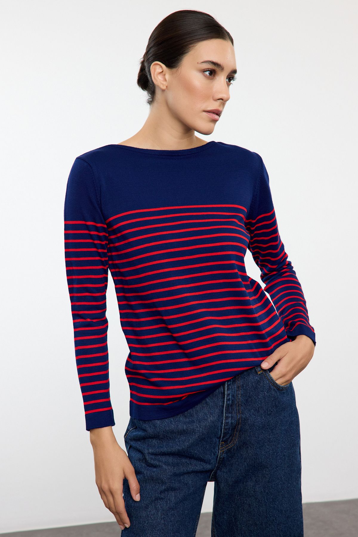 Trendyol Collection Granatowy Sweterek Basic W Paski Kobieta - S