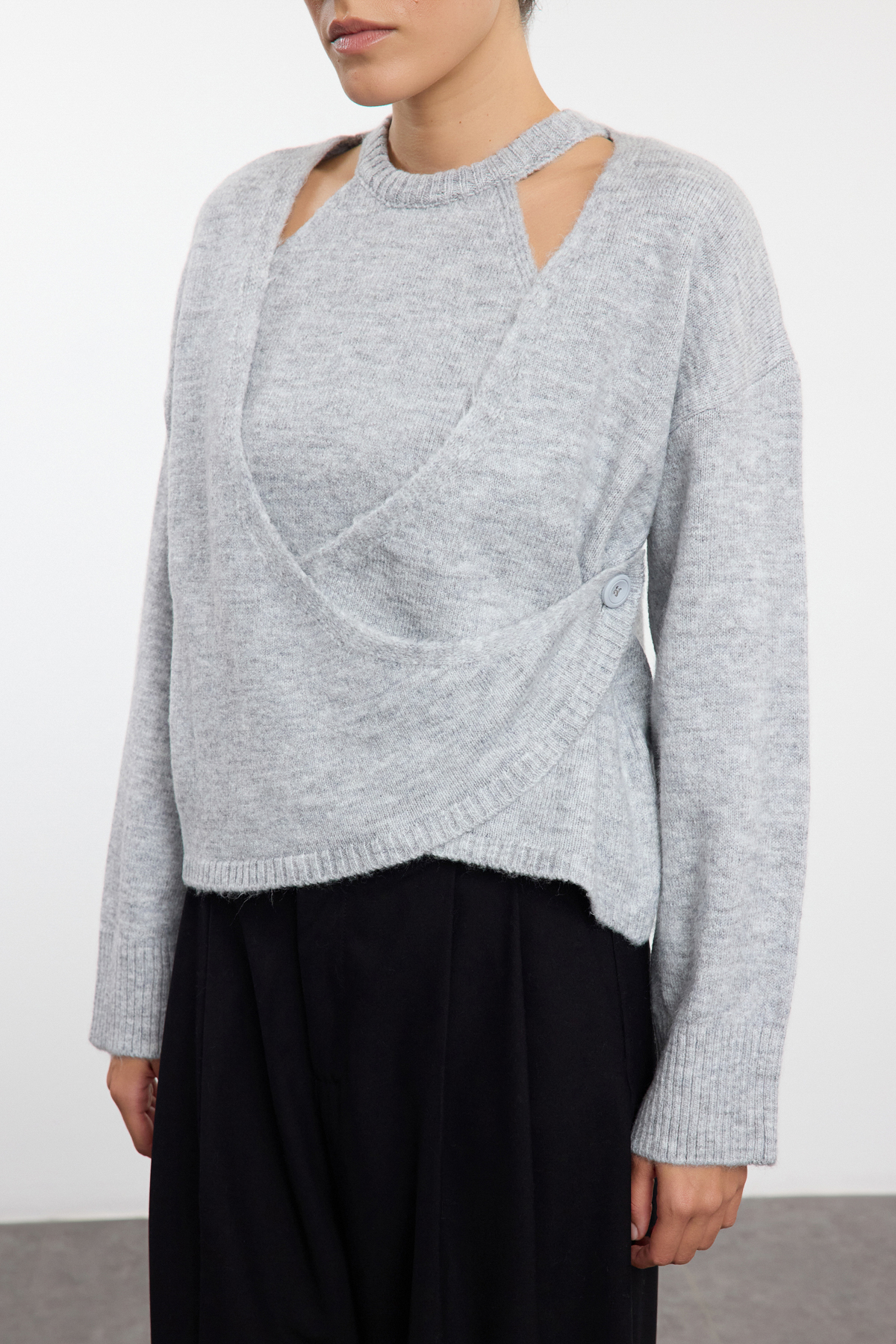 Trendyolmilla  Açık Gri Yumuşak Dokulu Hırka-Bluz Triko Hırka TWOAW25HI00327 - Görsel 3