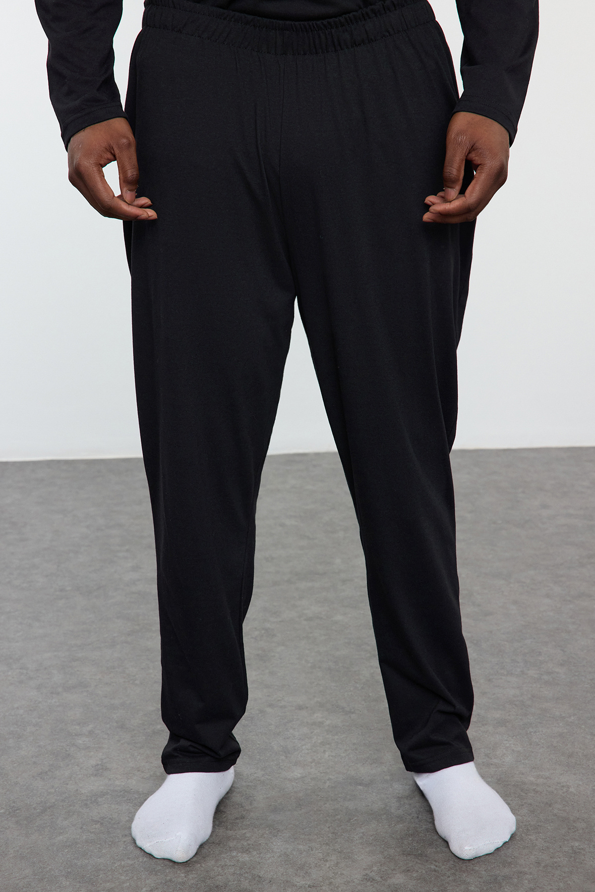 Trendyol Collection-Чоловічий піжамний комплект з вишивкою Orme Plus Size чорний TMNAW25AI00000 4