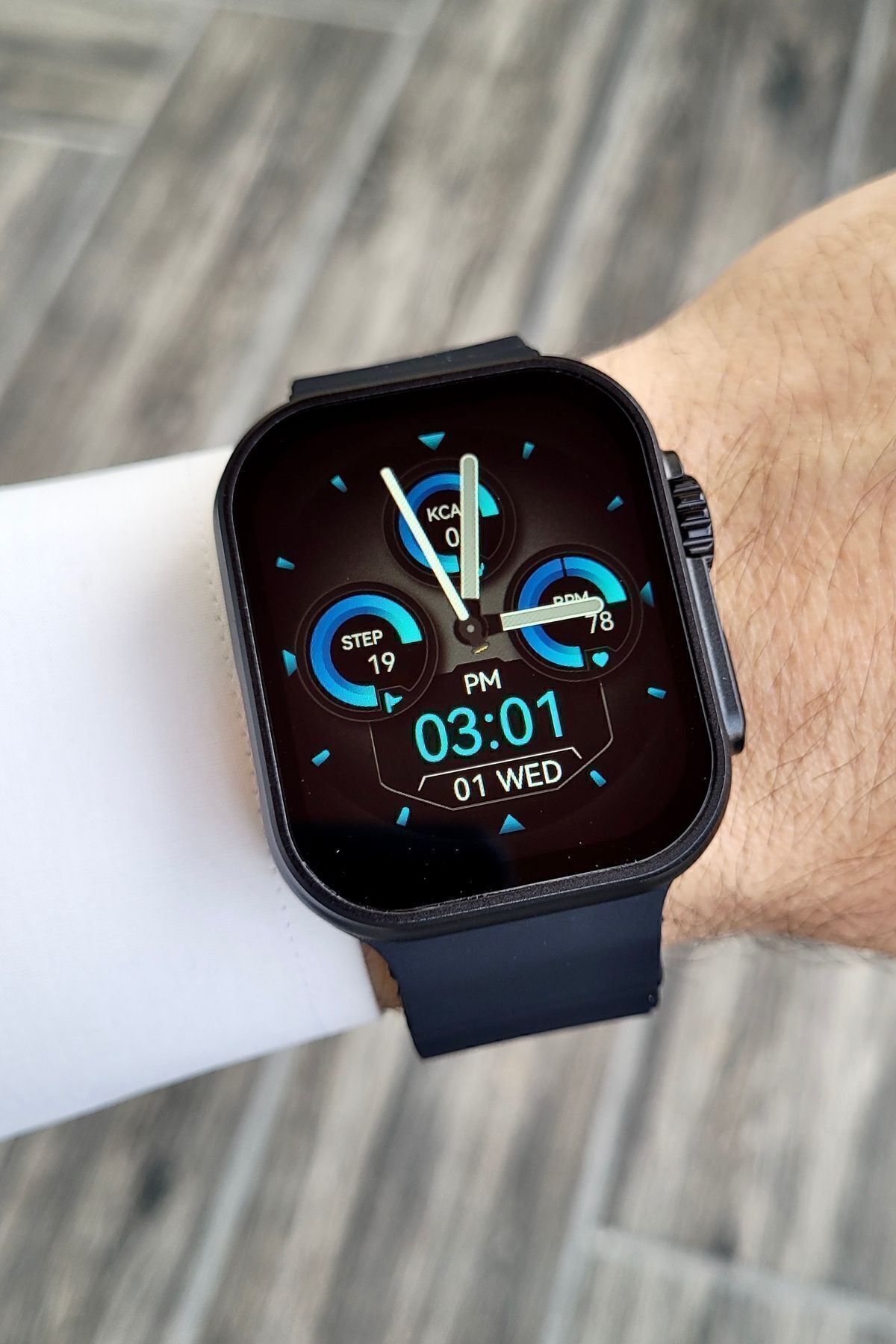 Daniel Klein-Android/ios Compatible Smart Wristwatch with Calling Feature and Gift Package 6