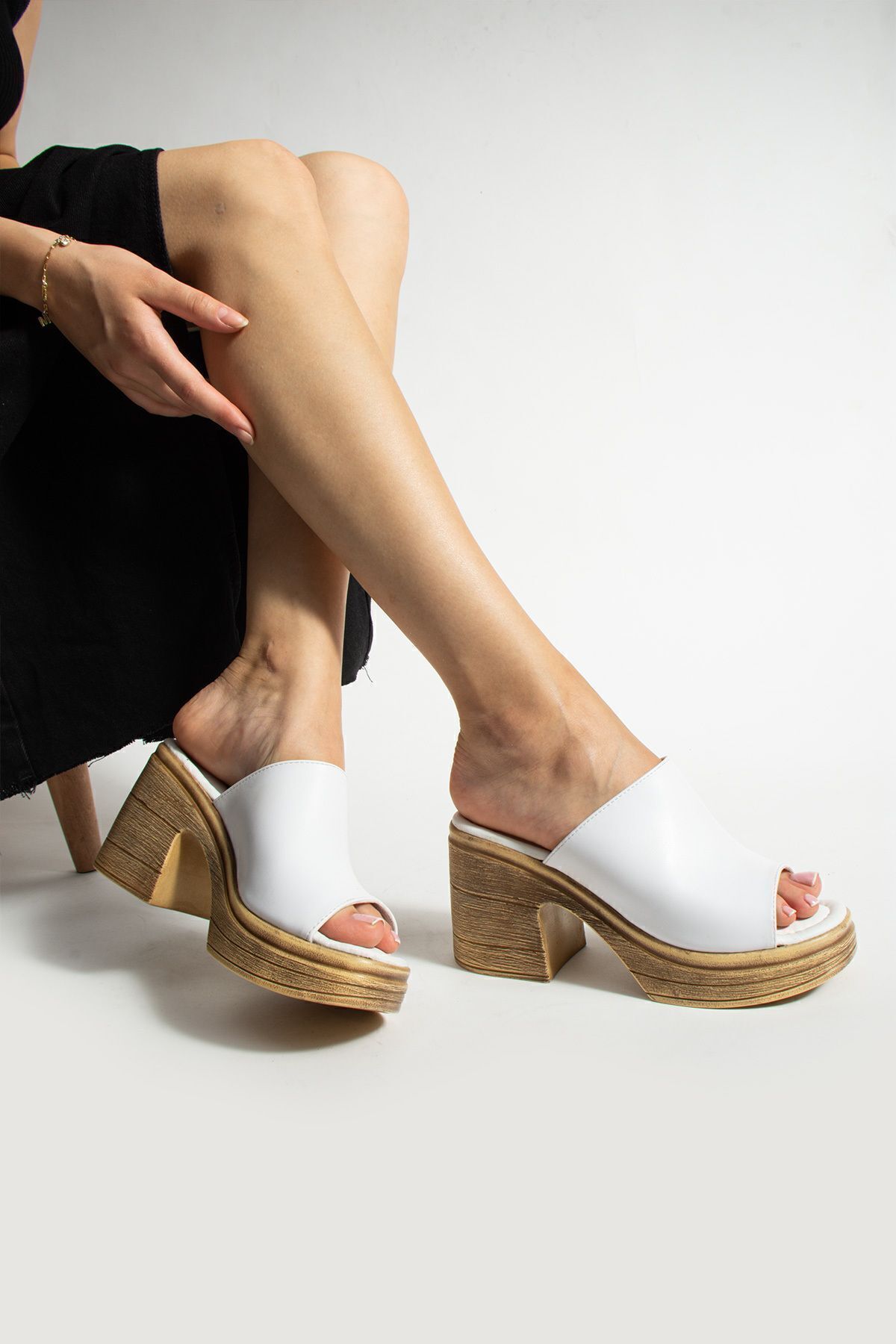 Moda Devrin-Biele dámske papuče na platforme 3