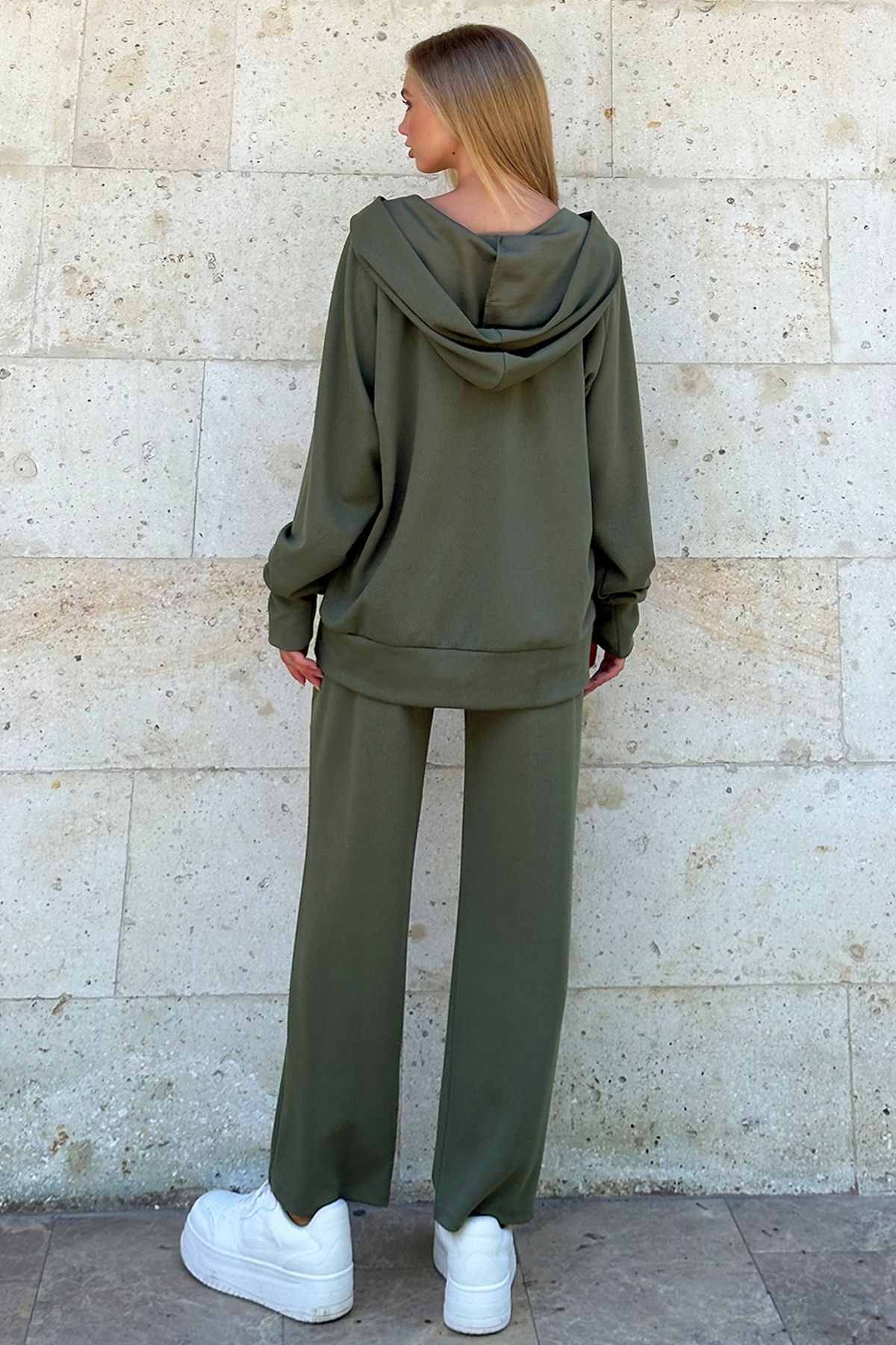 Trend Alaçatı Stili-KHaki dámska súprava oversize mikiny a nohavíc – s kapucňou, zapínanie na patentky ALC-X12476 6