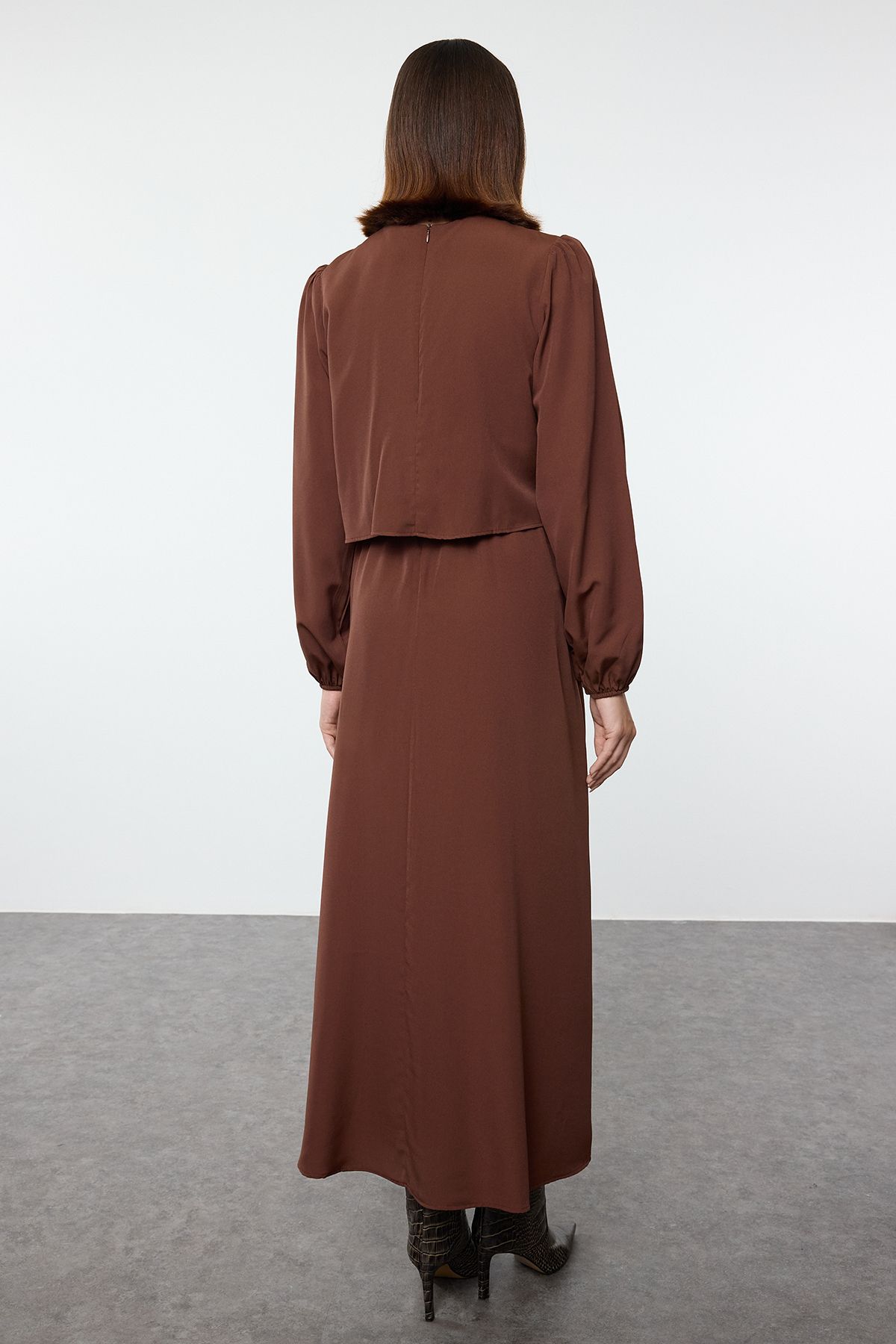 Trendyol Modest-Rochie maro țesătă cu detaliu peplum - TCTAW25EB00083 5