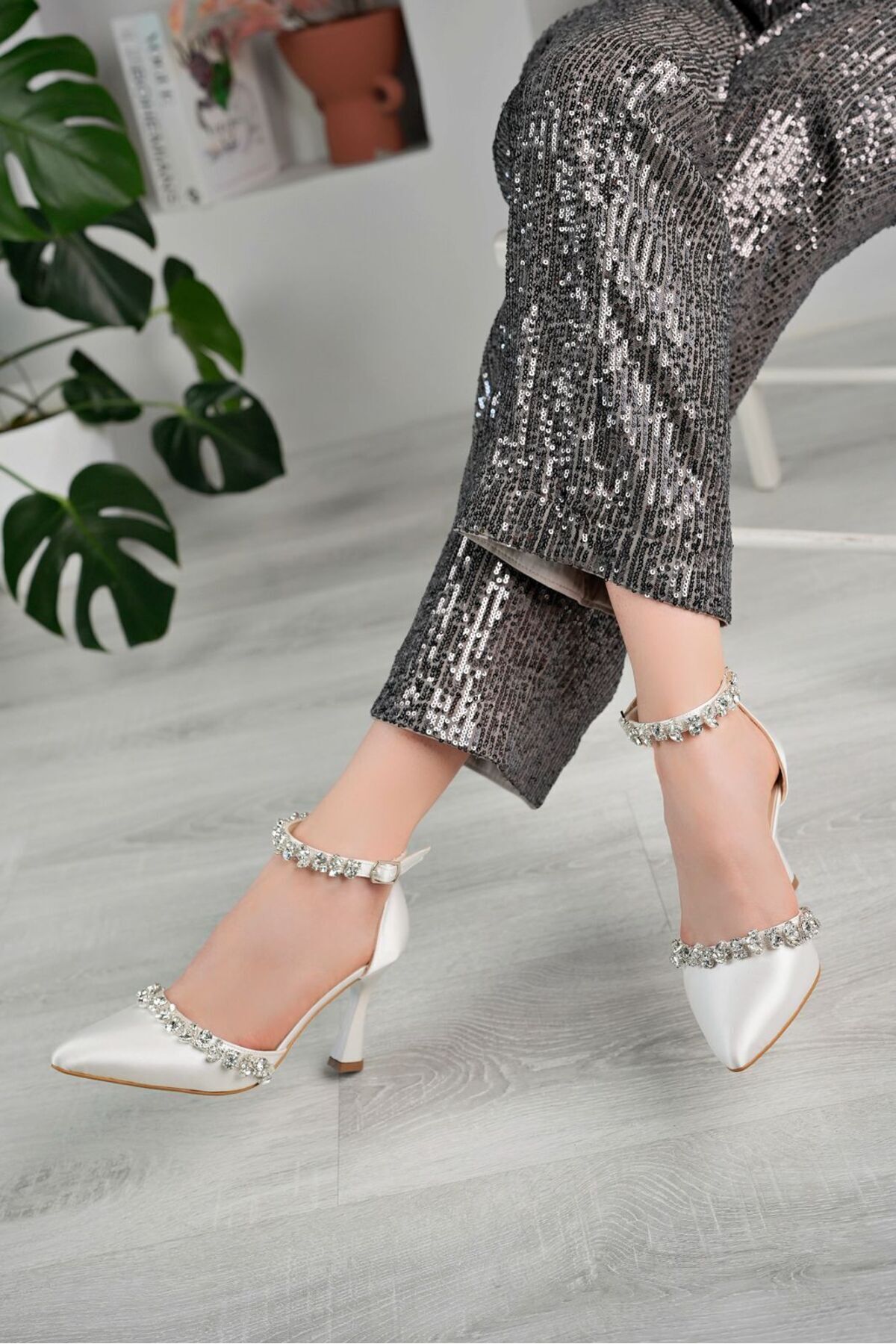 NASSAN  Stiletto Sedef Sarten Malzemeli Yüzü Ve Bandı Çiçiek Desenlı Taşlı Abiye Ayakkabısı Kadeh Topuklu - Görsel 3