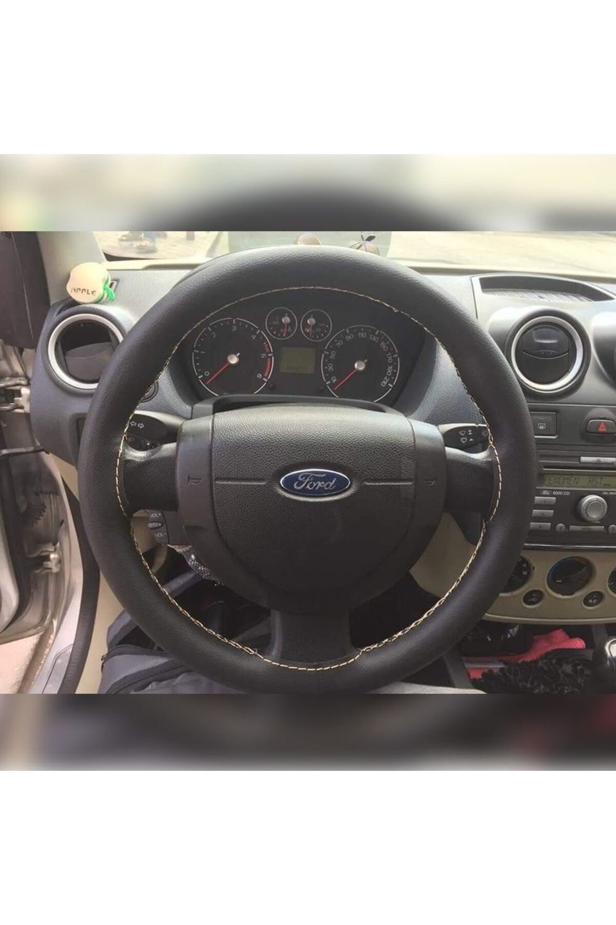 DİKİŞLİ DERİ DİREKSİYON KILIFI DAMARLI SİYAH DERİ BEJ DİKİŞLİ FORD FİESTA FUSİON İÇİN HIZLI KARGO