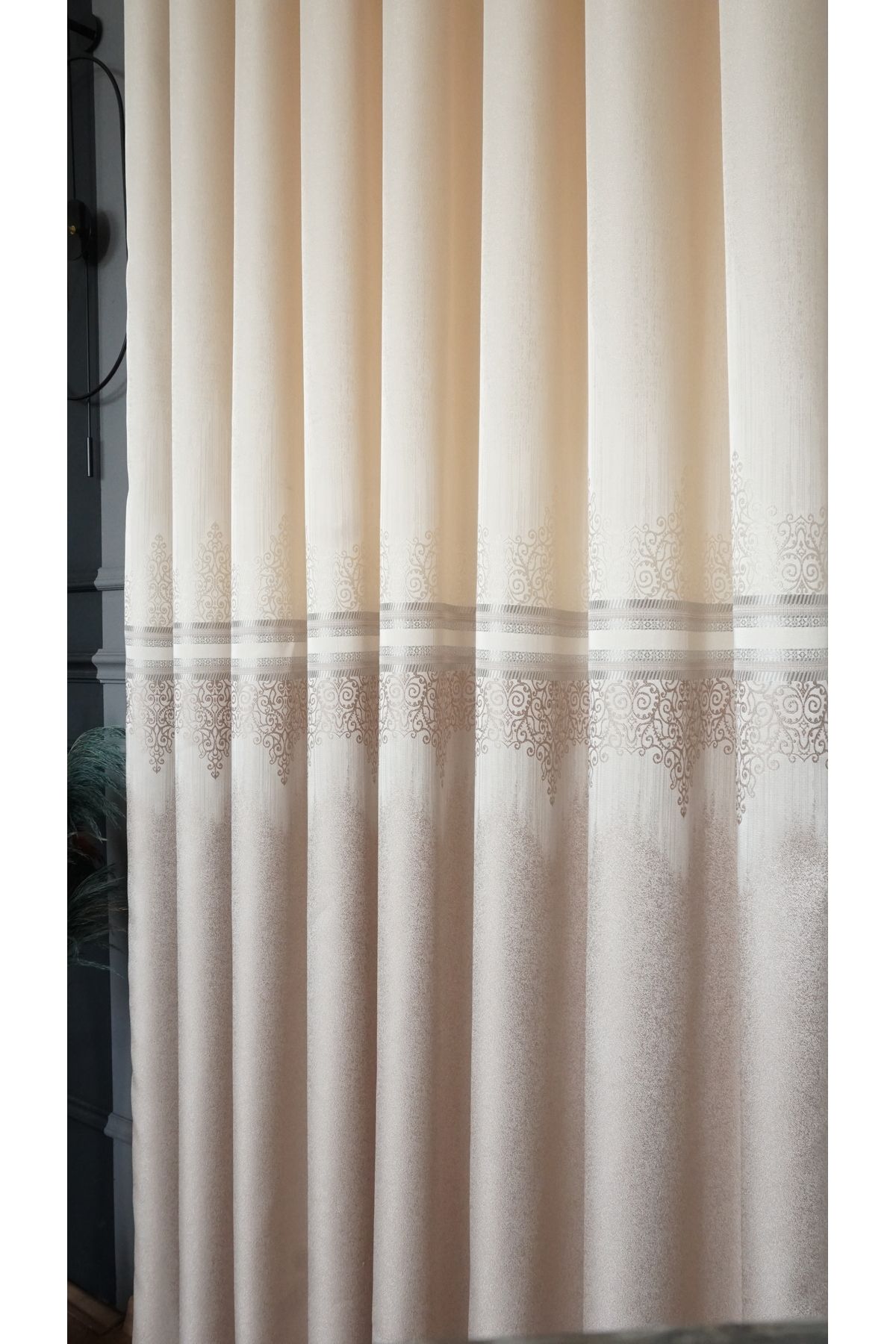 Yuka-Cream Colored Panel Background - Gold Stripe, Single Wing, Jacquard and Shiny Pattern 6
