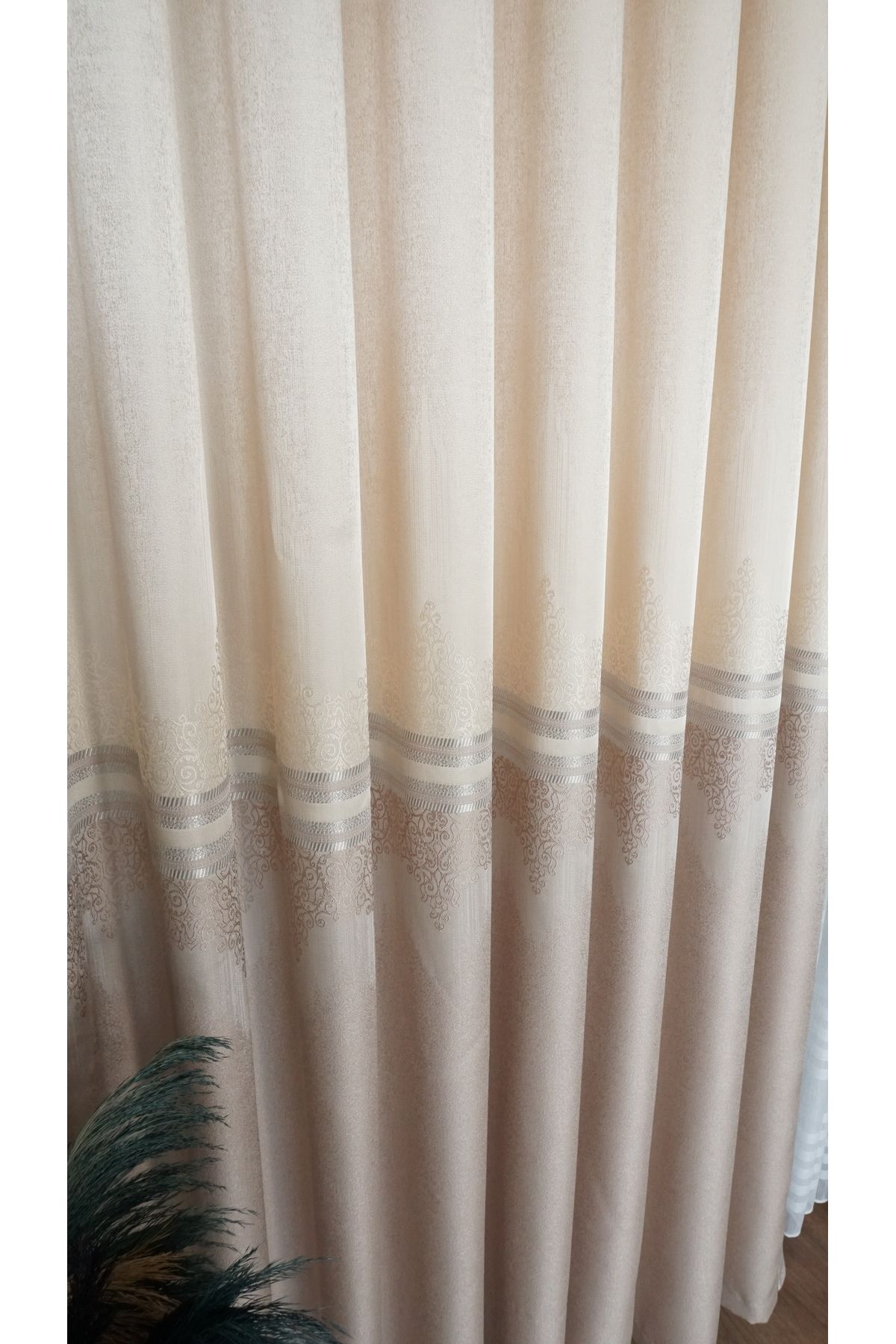 Yuka-Cream Colored Panel Background - Gold Stripe, Single Wing, Jacquard and Shiny Pattern 5