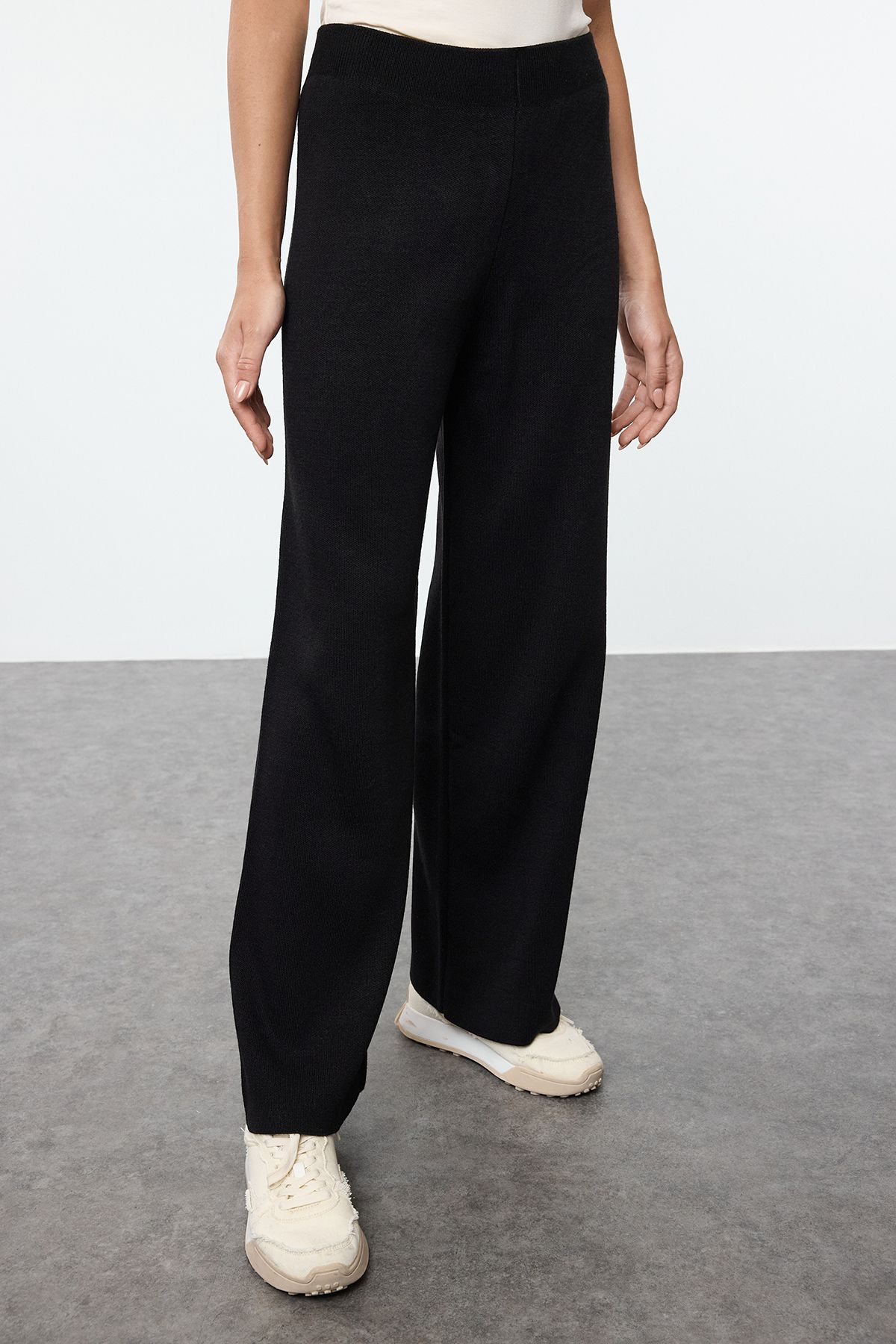 Trendyol Modest-Vyšívaný úpletový oblek s dvojitým golierom - Tctaw25Us00095 4