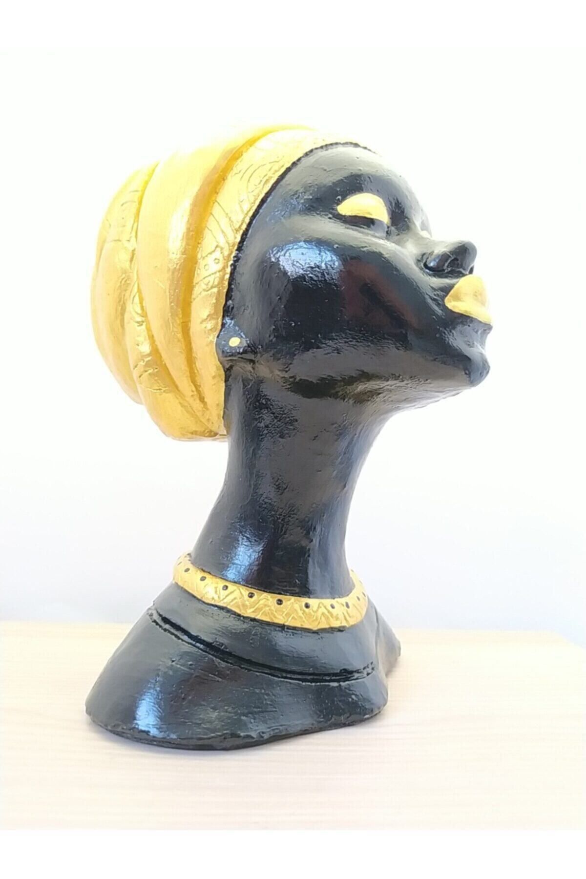 Afrikalı Kız Biblo