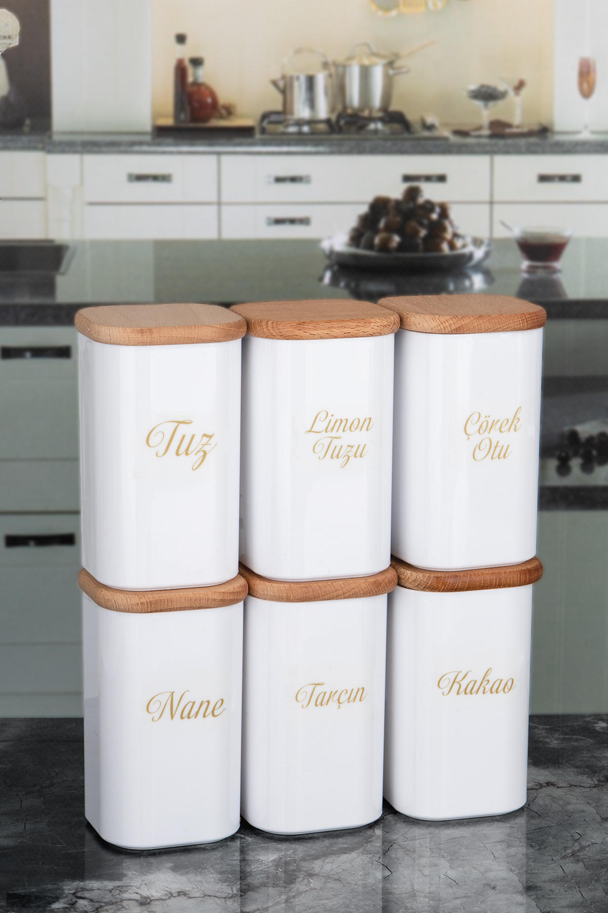 Lizzy 6'lı 250 ml Vakumlu Bambu Ahşap Kapaklı Porselen Görünümlü Akrilik Baharatlık Etiket Hediyeli
