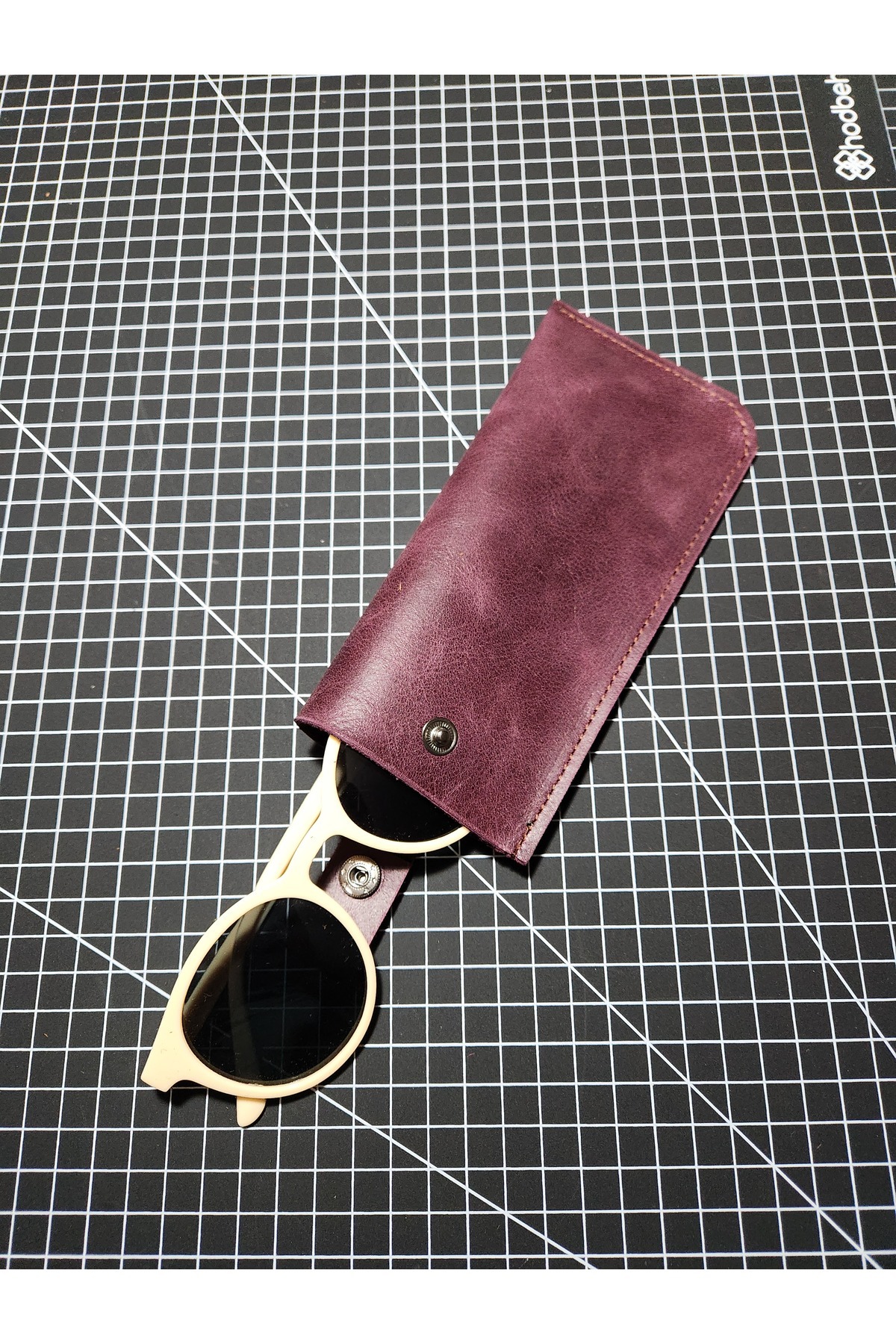 FH LEATHER GOODS El Yapımı Hakiki Deri Gözlük Kılıfı - Lüks Ve Dayanıklı Tasarım (KİŞİSELLEŞTİRMELİ)