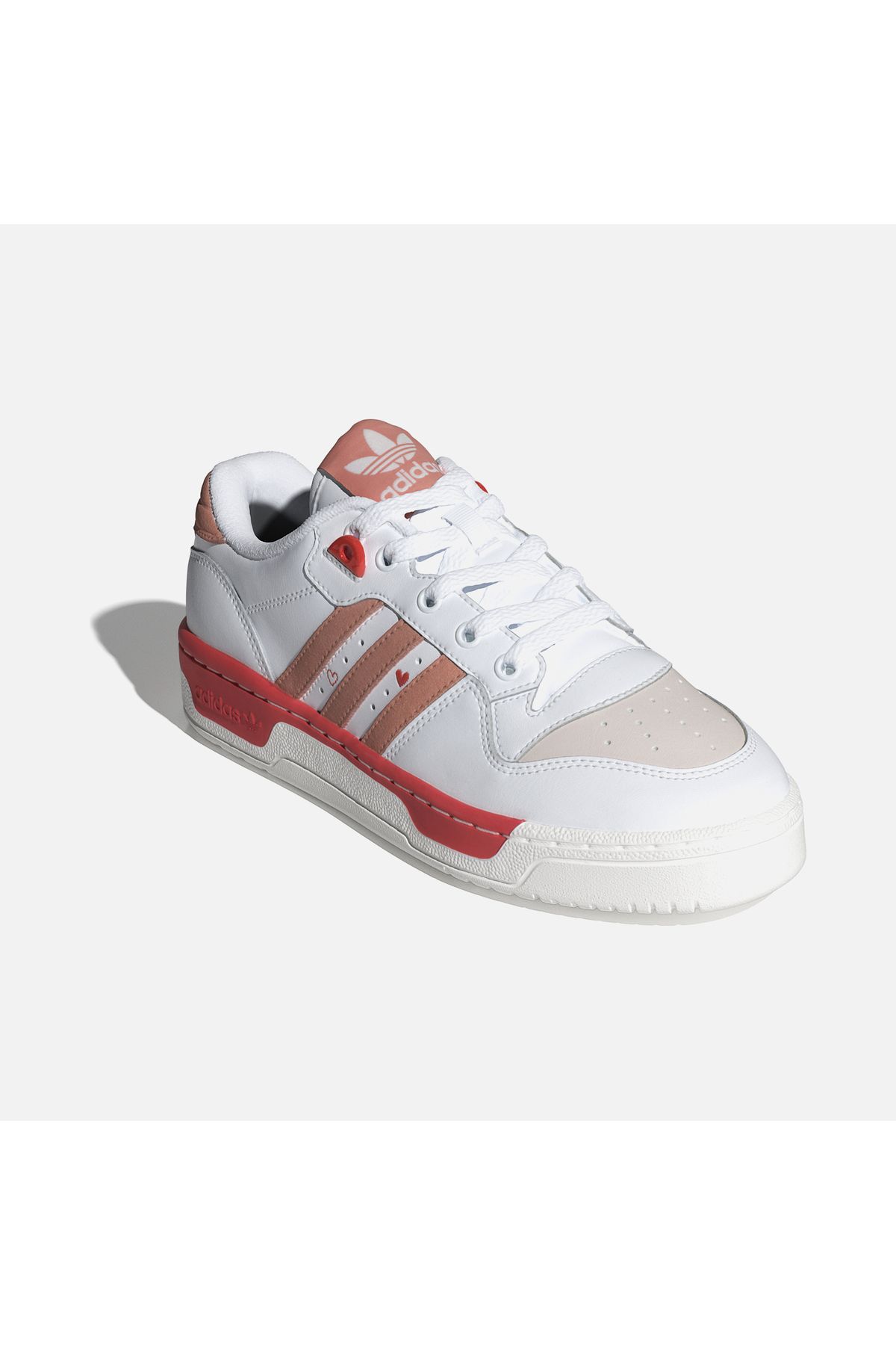 اسنیکر سفید زنانه کفش ورزشی با لباس پایین adidas