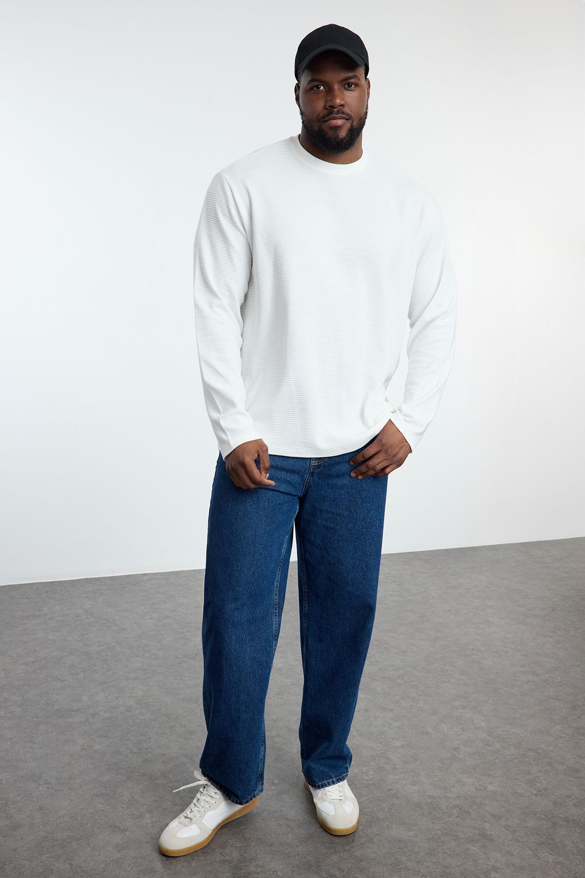 complete the look image