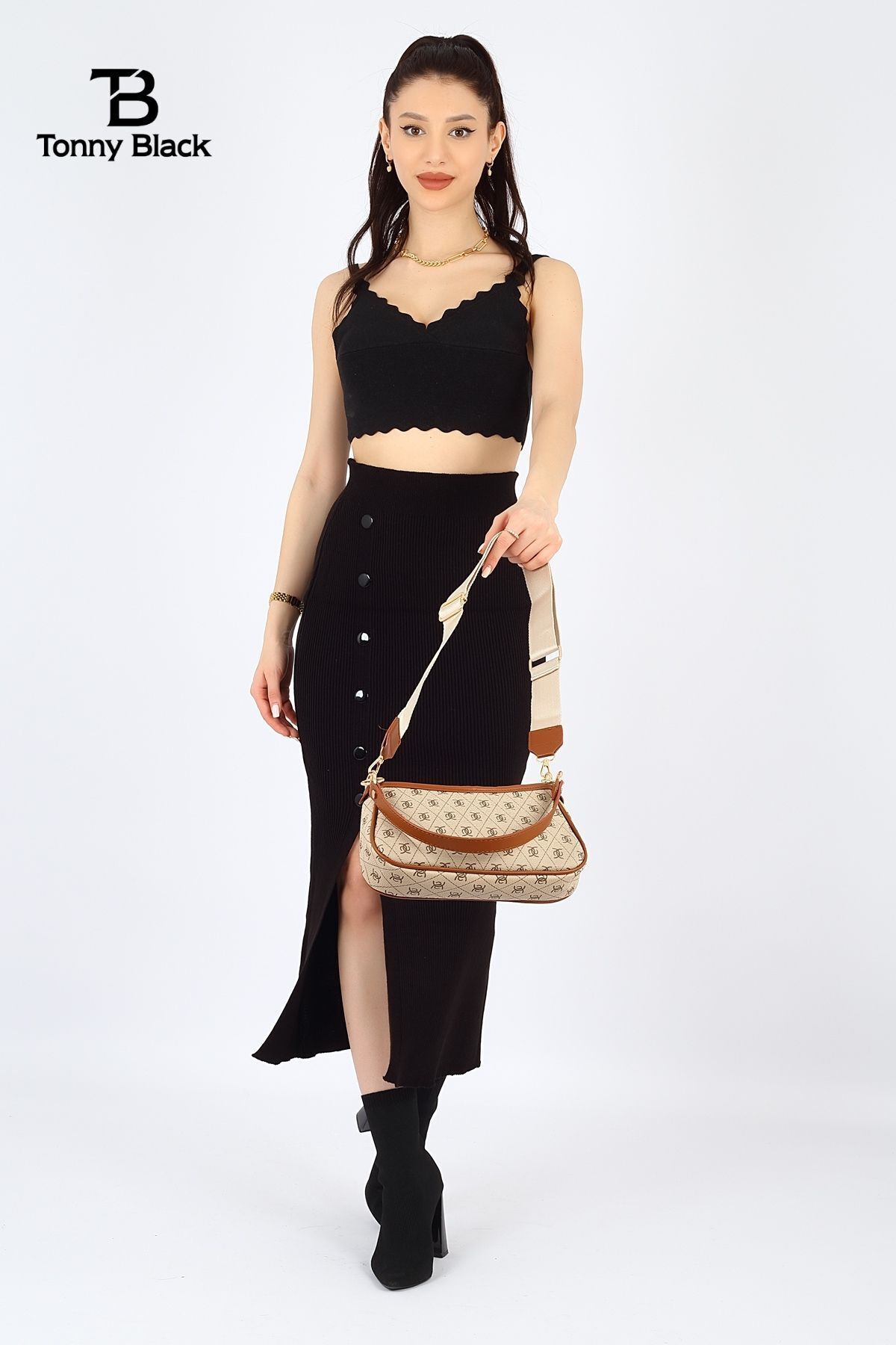 https://cdn.dsmcdn.com/ty1532/product/media/images/prod/QC/20240908/20/d8d9ba76-8ca9-3067-bd32-a4b29edb789f/1_org_zoom.jpg