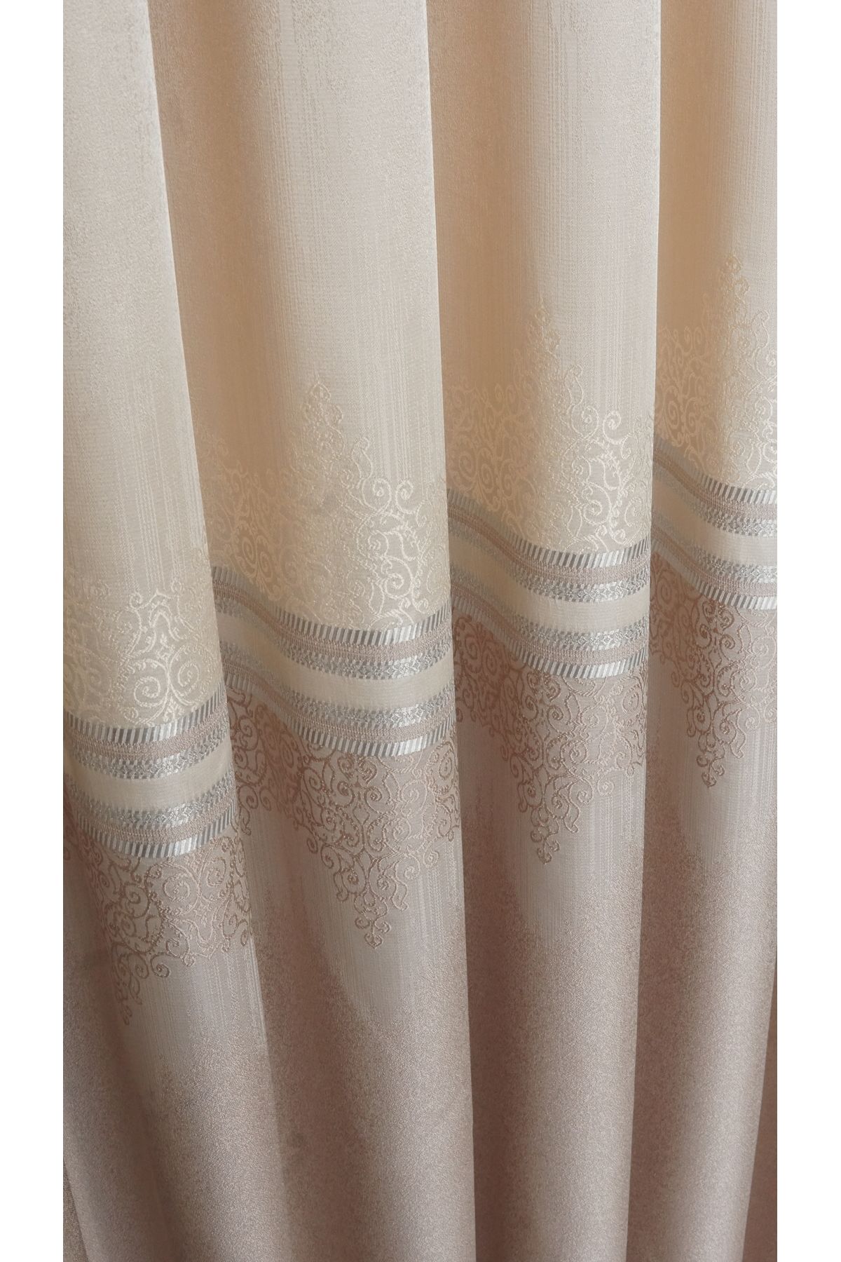 Yuka-Cream Colored Panel Background - Gold Stripe, Single Wing, Jacquard and Shiny Pattern 4