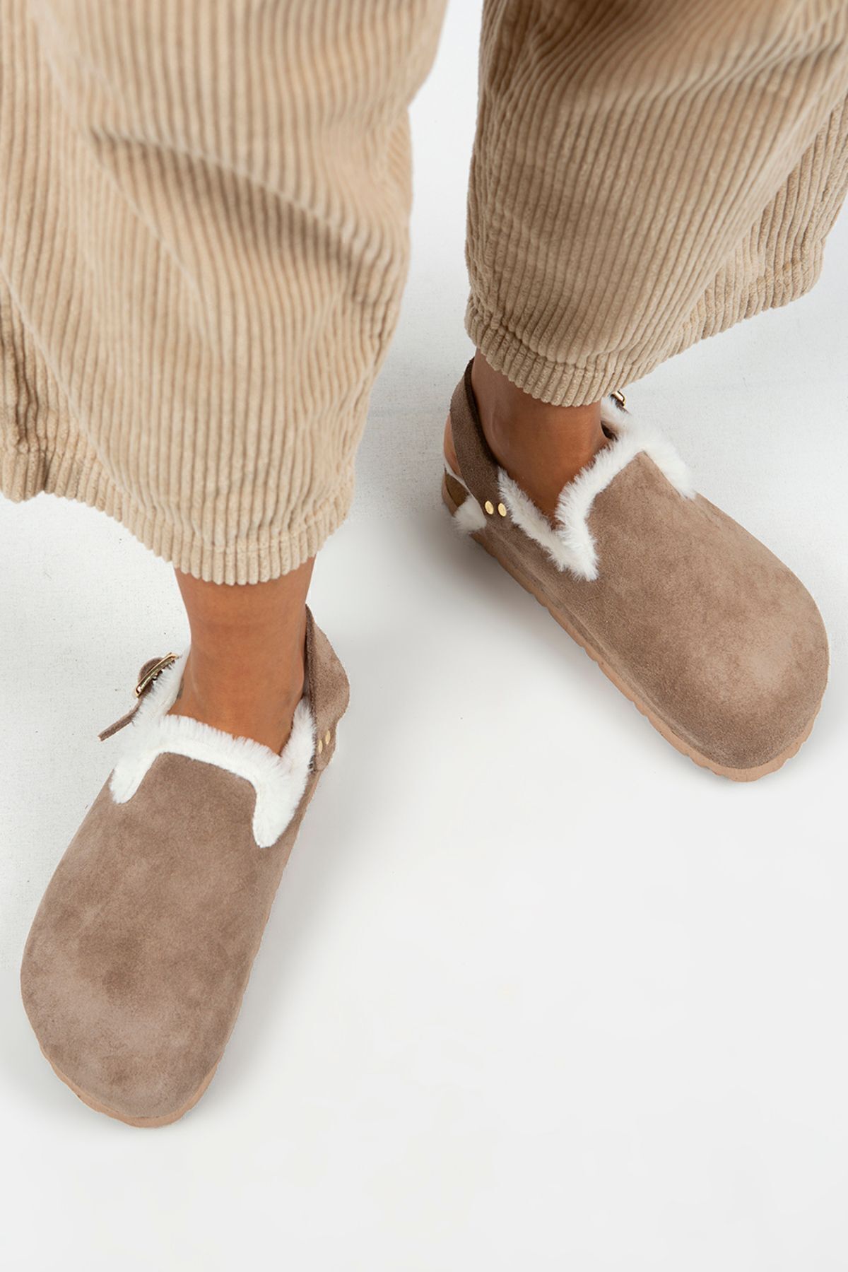 Manijero  Holly Kürklü Kadın Hakiki Deri Kemerli Tokalı Kürklü Vizon Süet Sandalet - Görsel 6