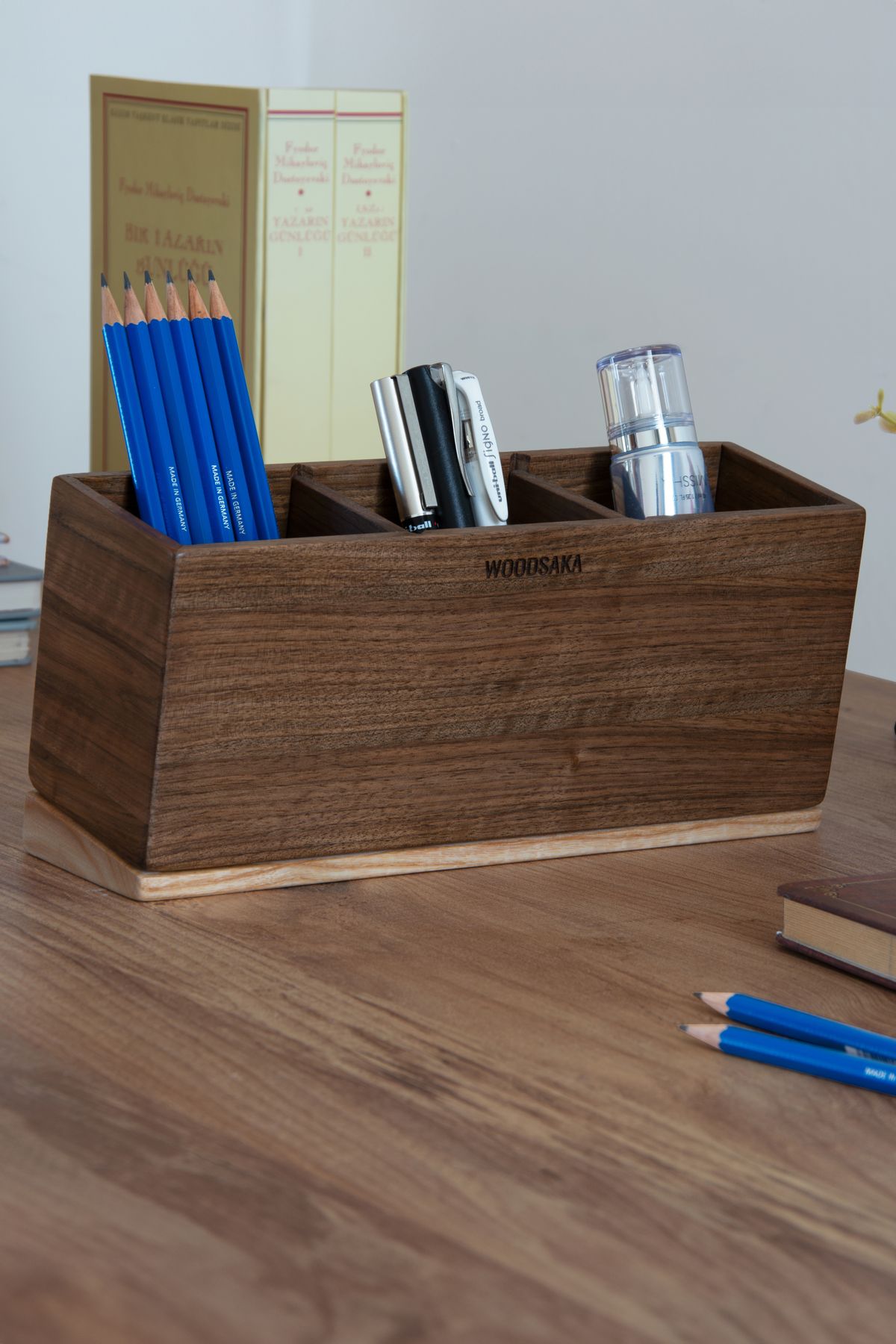 Woodsaka-Meru Adjustable Three-Section Curved Pen Holder - Walnut and Ash Set 3
