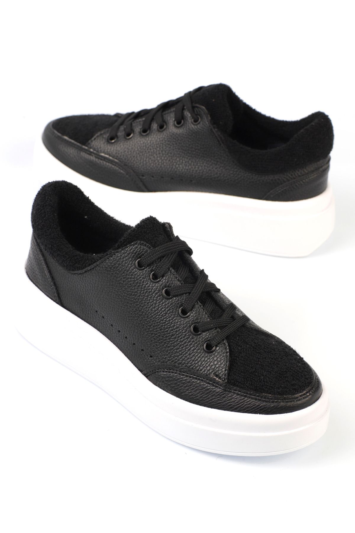 اسنیکر مشکی زنانه کفش و خز اورجینال Capone Outfitters