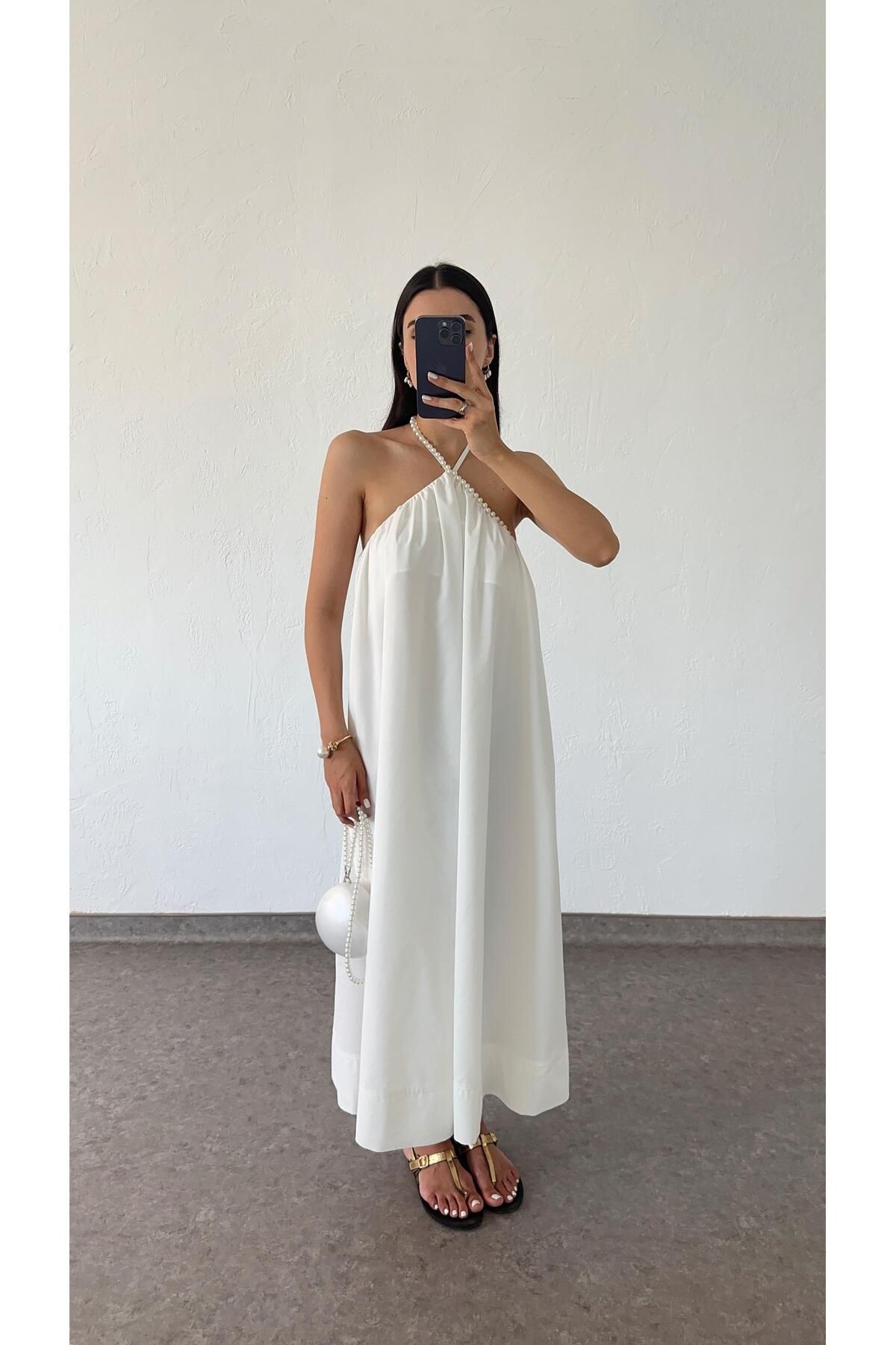 complete the look image
