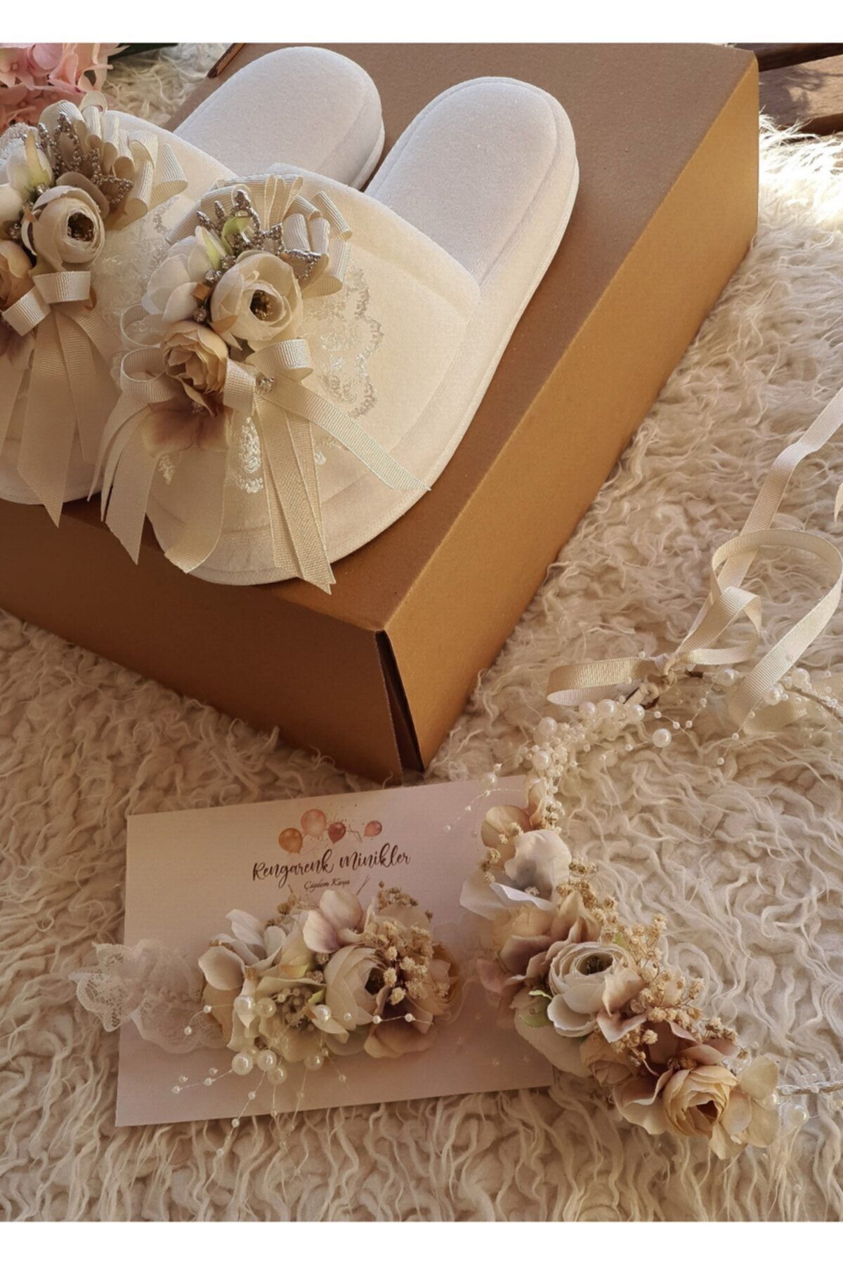 çiğdem kaya design Özel Tasarım Ekru Anne Bebek Lohusa Taç Terlik Takımi fotoğrafı 5 (önizleme)