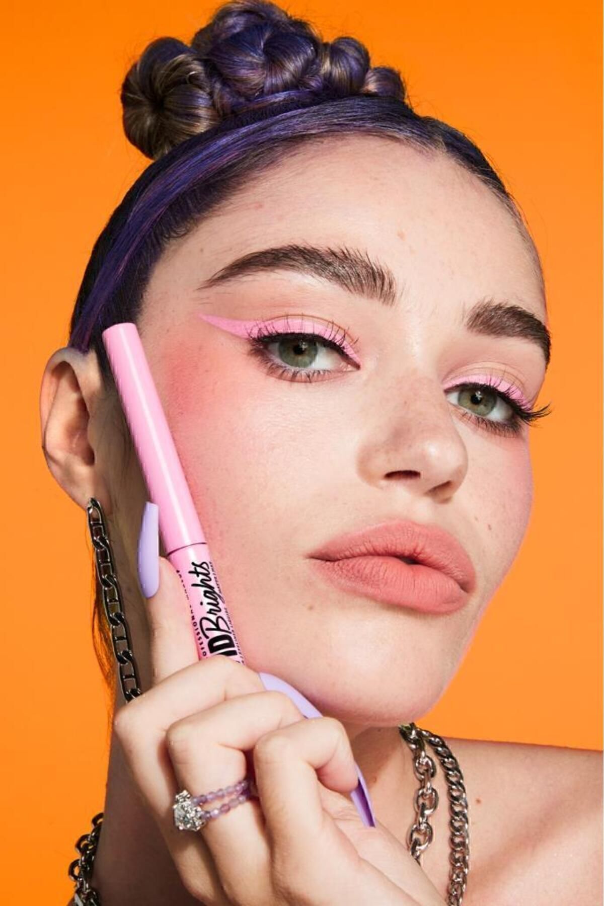 NYX Professional Makeup جوهرهای رنگارنگ مایع براق صورتی مخفی