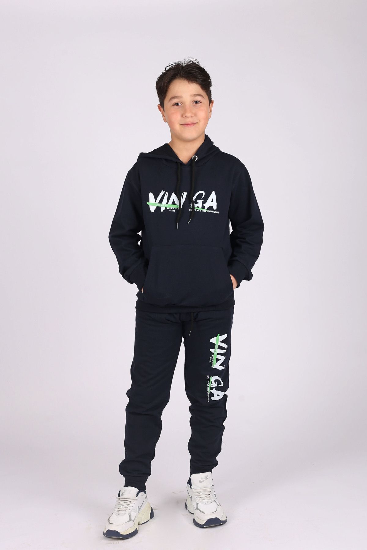 Buseyiz Vin GA letter detailed hooded and kangaroo pockets boys tracksuit