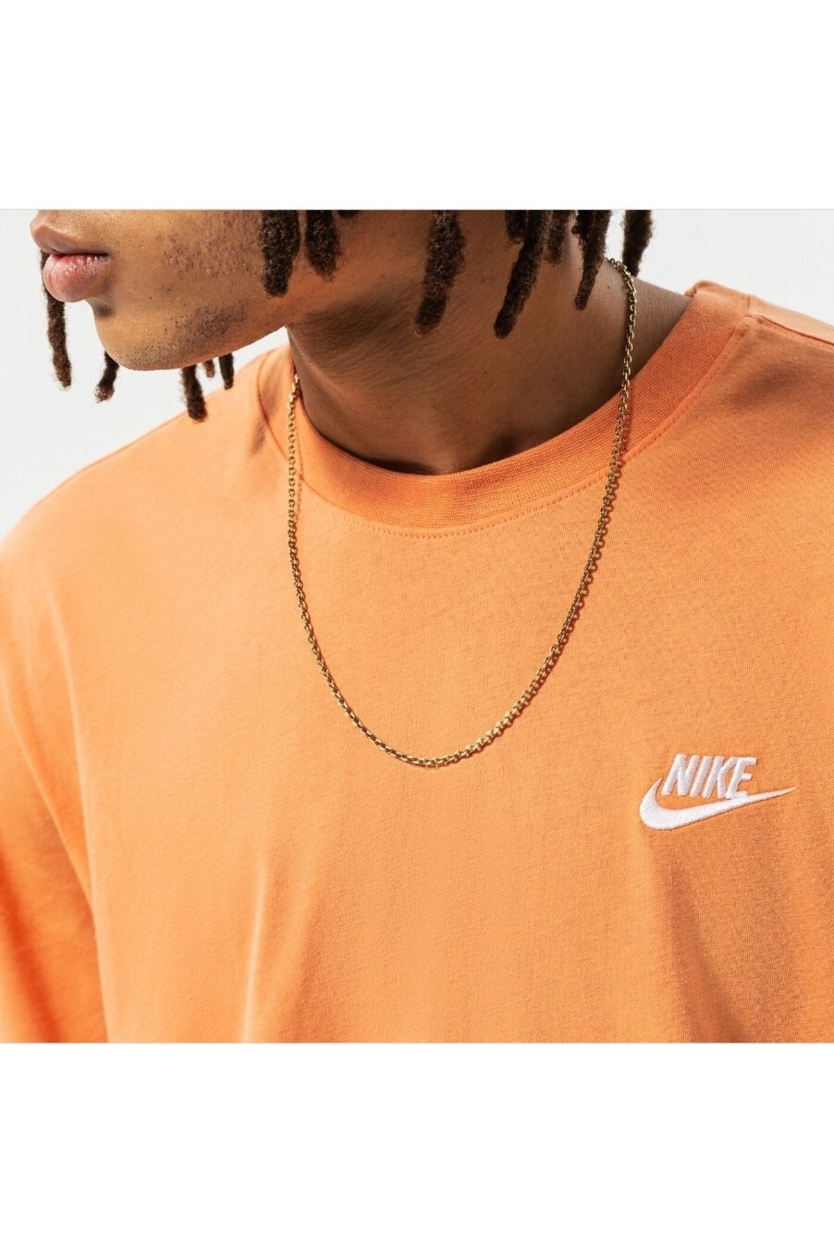 Nike sportswear club tshirt clearance