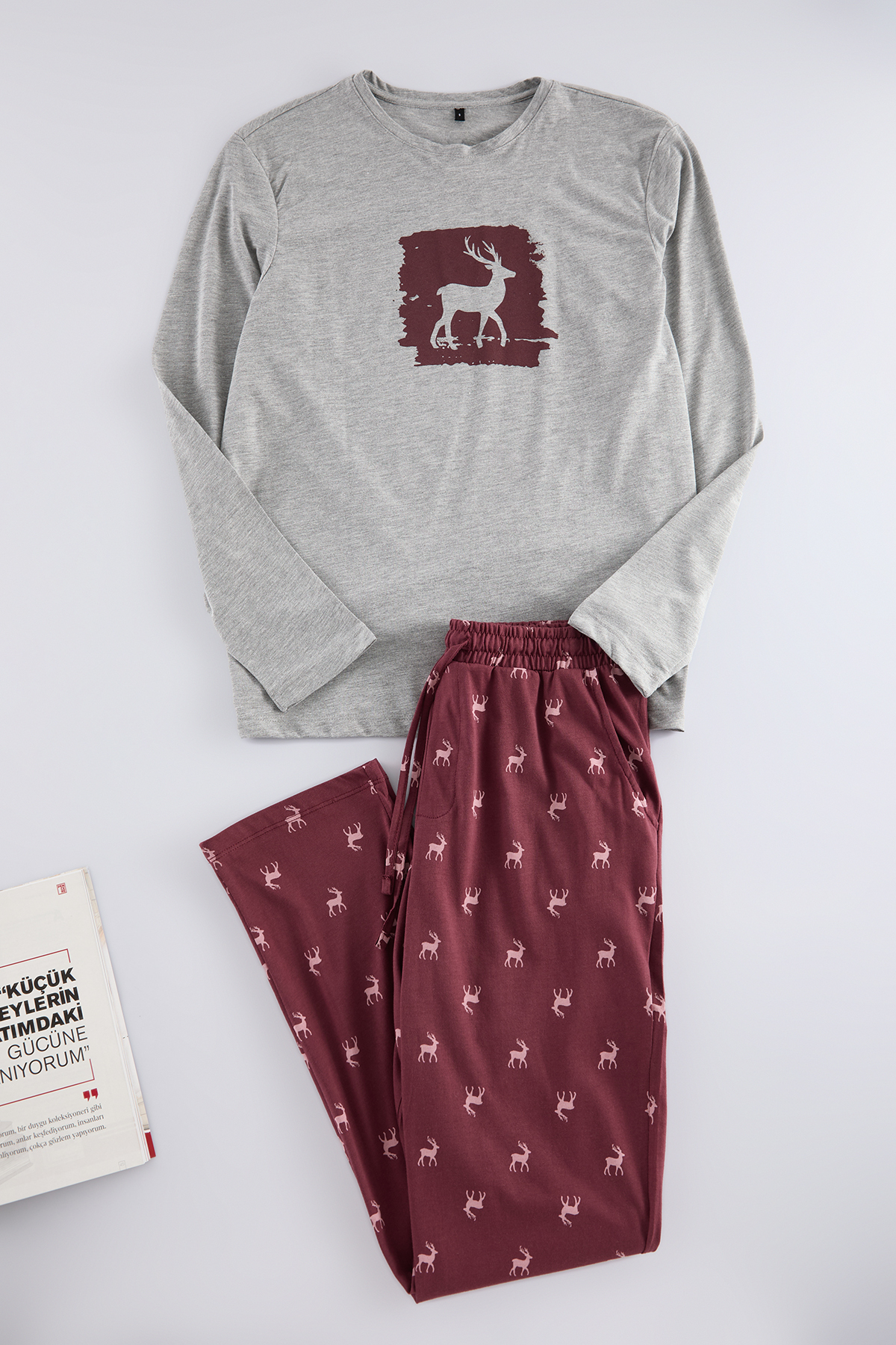 Trendyolmilla Man Bordo Geyik Baskılı Regular Fit Örme Pijama Takımı TMNAW25PT00040