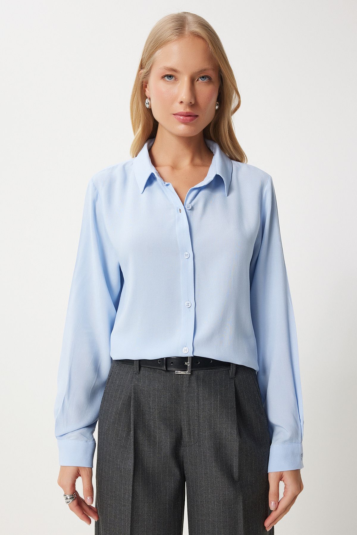 https://cdn.dsmcdn.com/ty1534/product/media/images/prod/PIM/20240910/11/231752bb-a6df-4c47-8357-5499d02c76ce/1_org_zoom.jpg