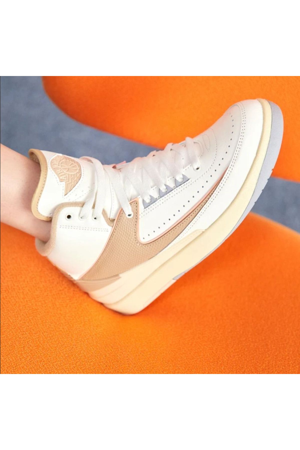 Nike air jordans 2 top