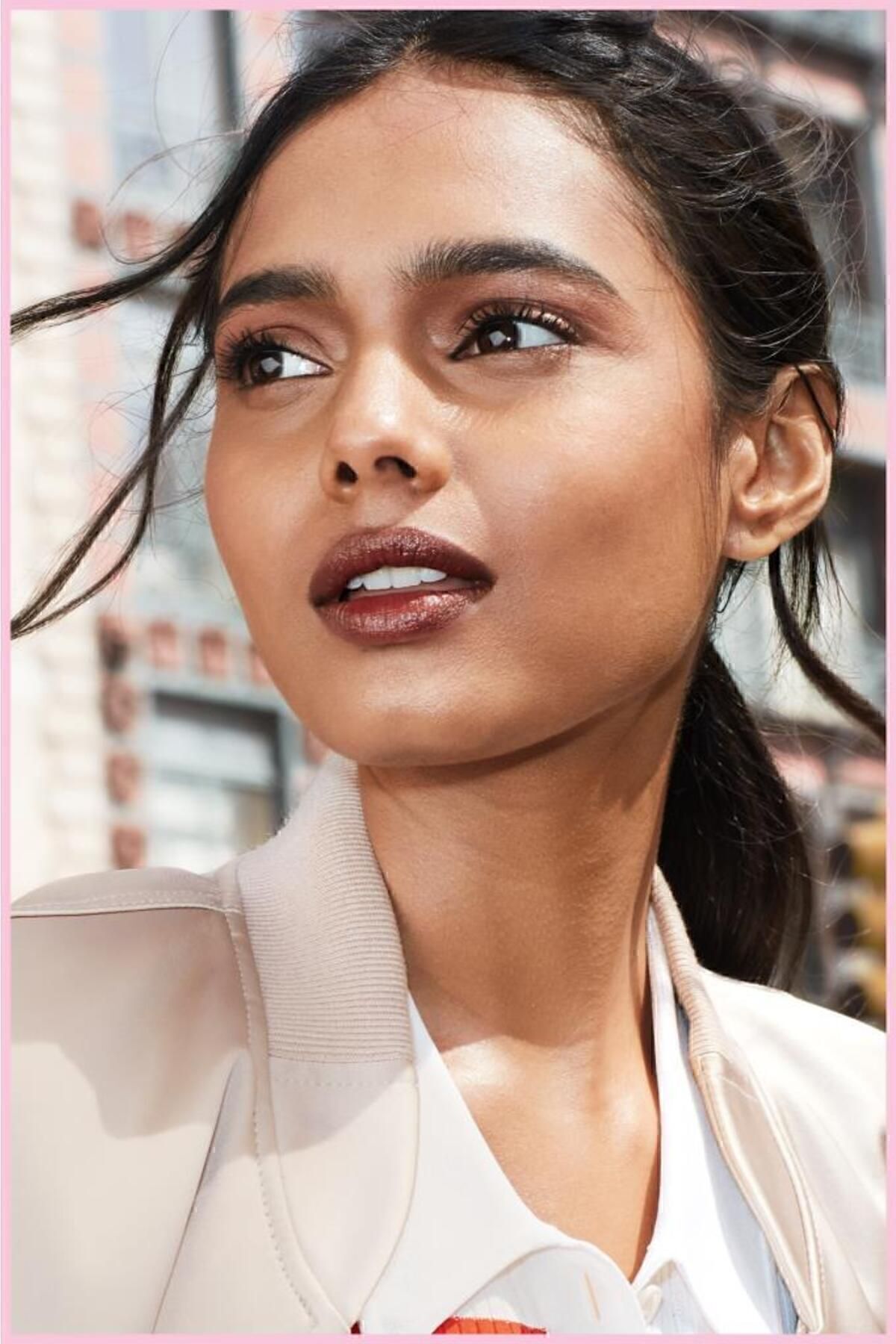 کرم پودر میبلین نیویورک اینستنت پرفکتور گلو 4 کاره در 1 با رنگ 1.5 لایت مدیوم و اسفنج آرایش