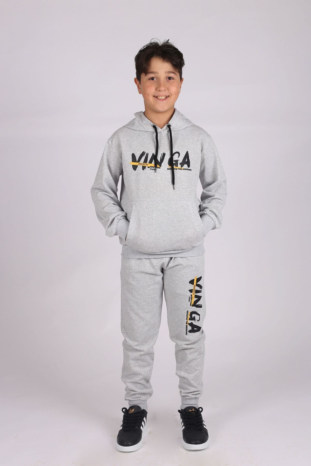 Buseyiz Vin GA letter detailed hooded and kangaroo pockets boys tracksuit