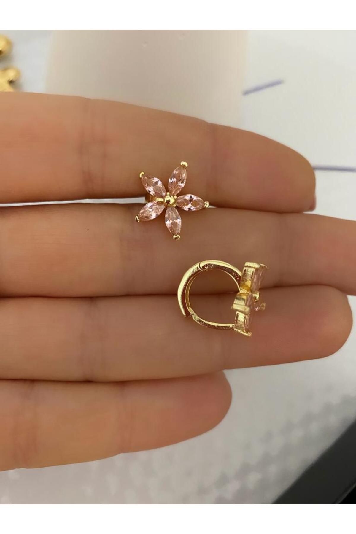 gold renk rodyum kaplama zirkon taşlı çiçek model halka küpe