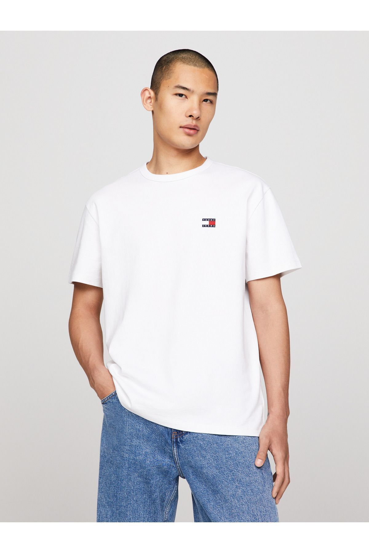 Tommy Hilfiger Tommy Jeans Erkek Beyaz T shirt Organik Pamuklu Gunluk Kullan ma Uygun Dm0dm17995 ybr Fiyat Yorumlar Trendyol