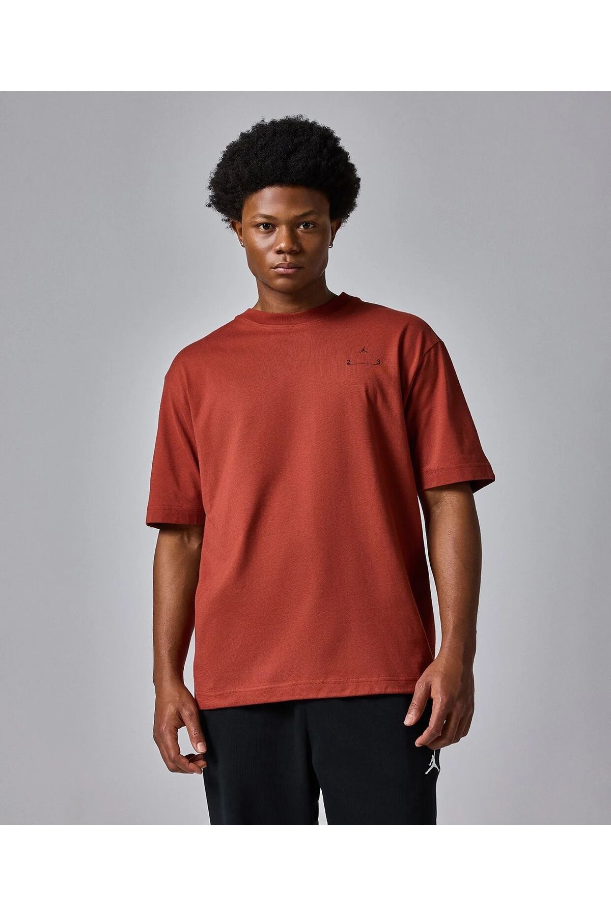 T shirt nike marrone 2025