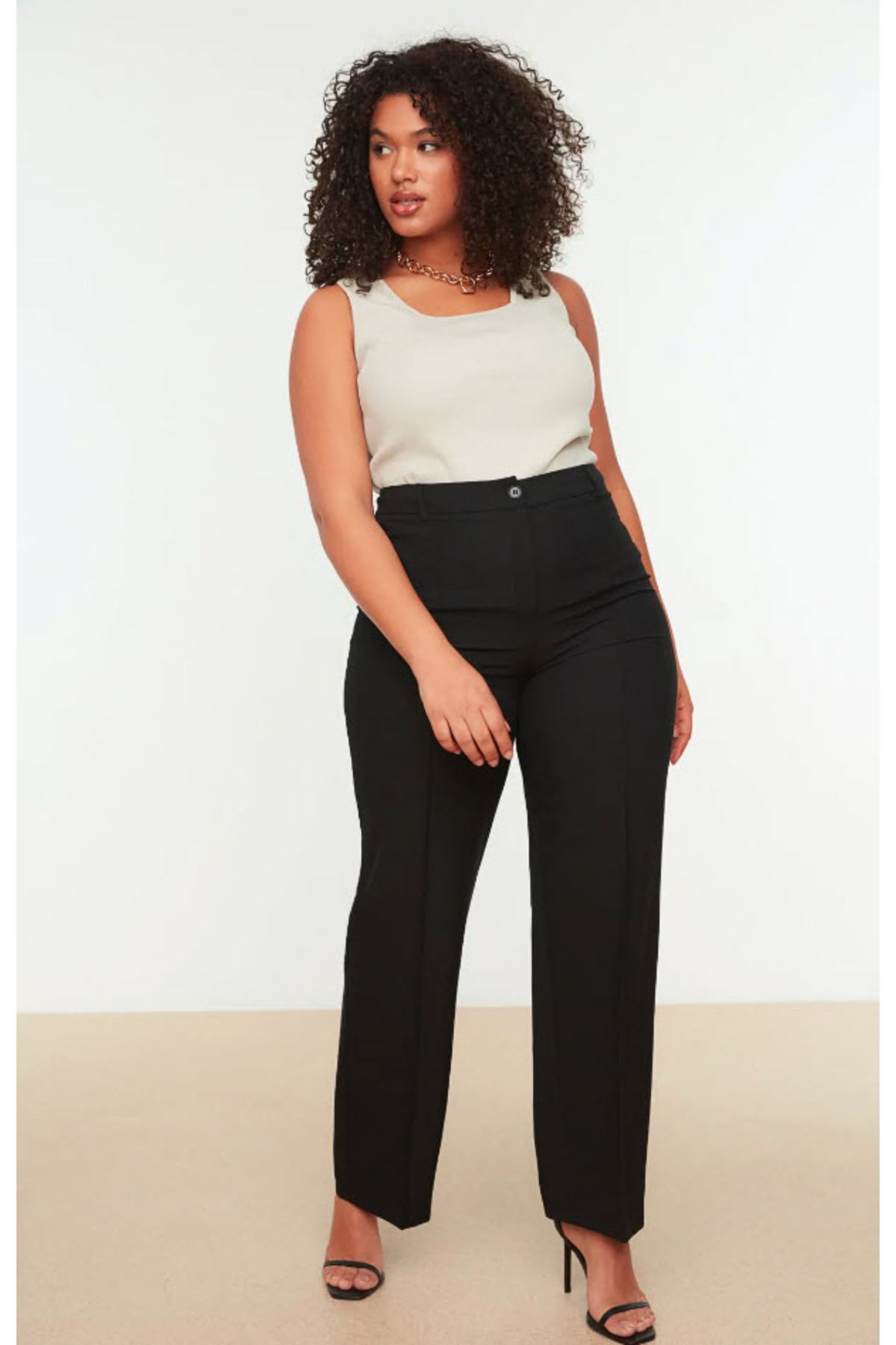 Trendyol Curve-Schwarze Hose aus gewebtem Stoff mit hoher Taille und geripptem Detail, spanisches Bein TBBSS22PL0301 3