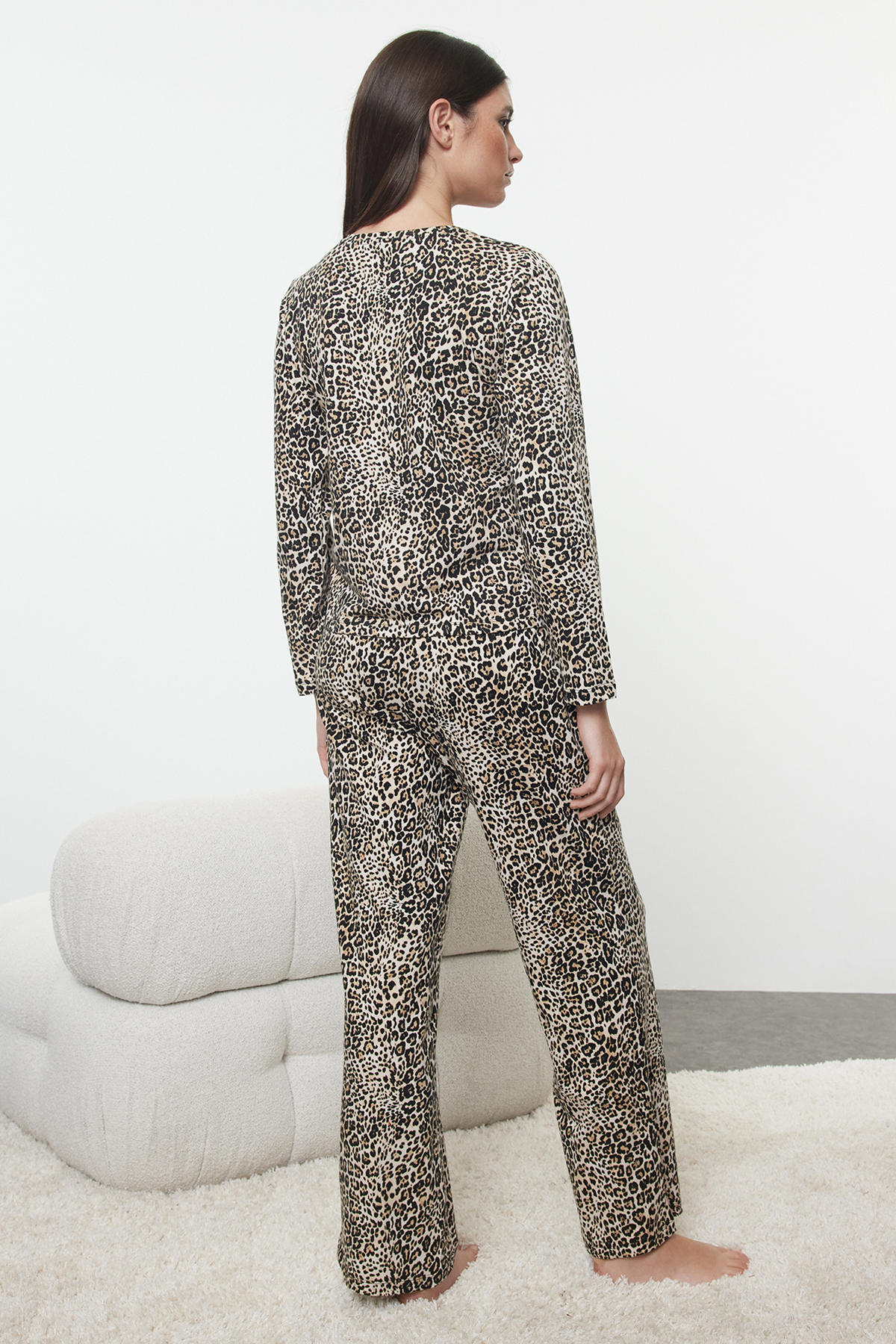 Trendyolmilla  Çok Renkli Pamuklu Leopar Desenli Lastik Detaylı Örme Pijama Takımı THMAW25PT00110 - Görsel 5