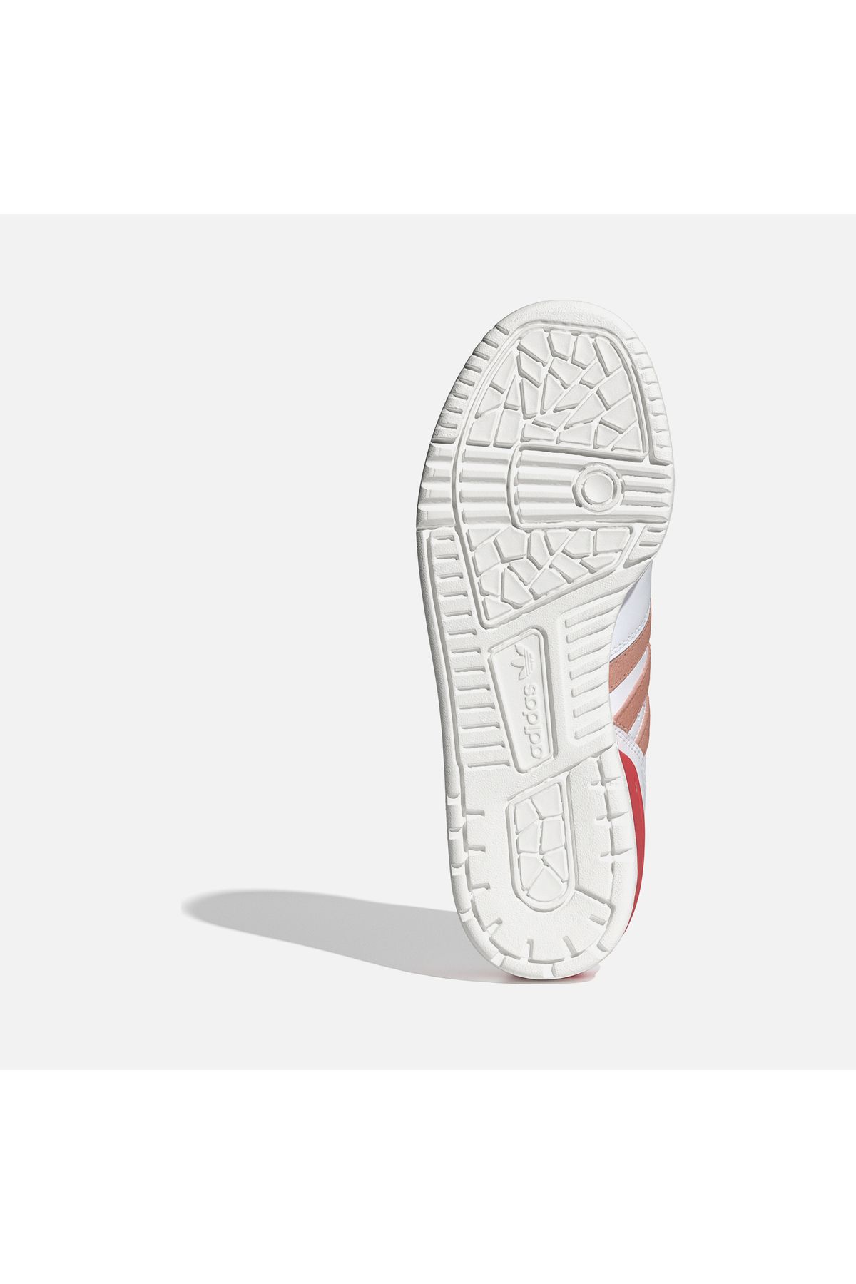 اسنیکر سفید زنانه کفش ورزشی با لباس پایین adidas