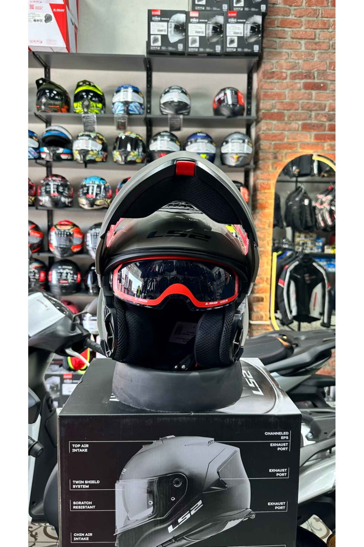 LS2 FF908 Strobe II systeemhelm Lux mat zwart roze
