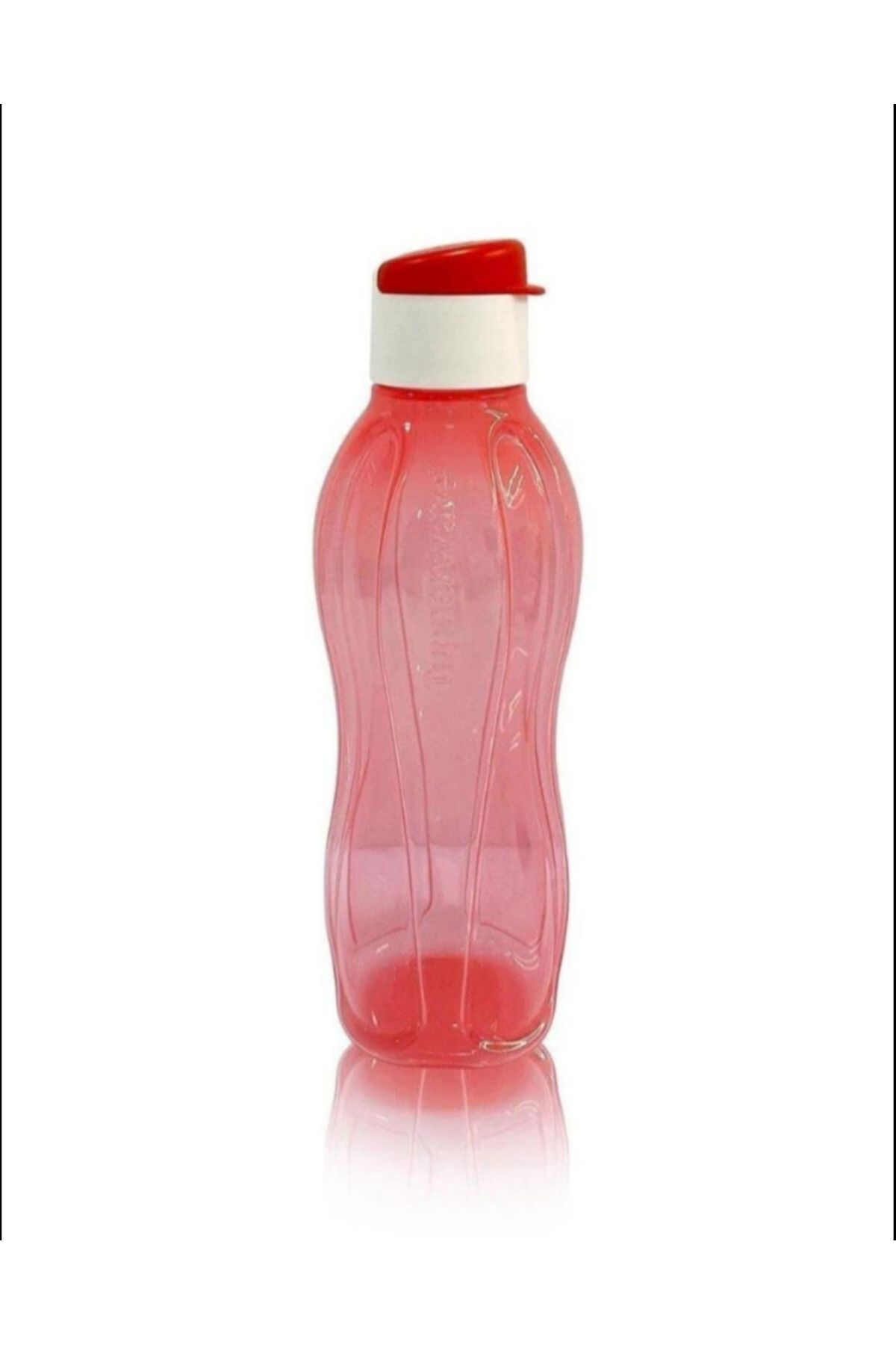 Tupperware-750 ml Capacity Drinker 1